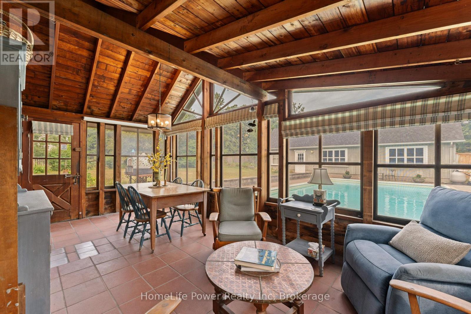 2 ALWINGTON AVENUE - 23