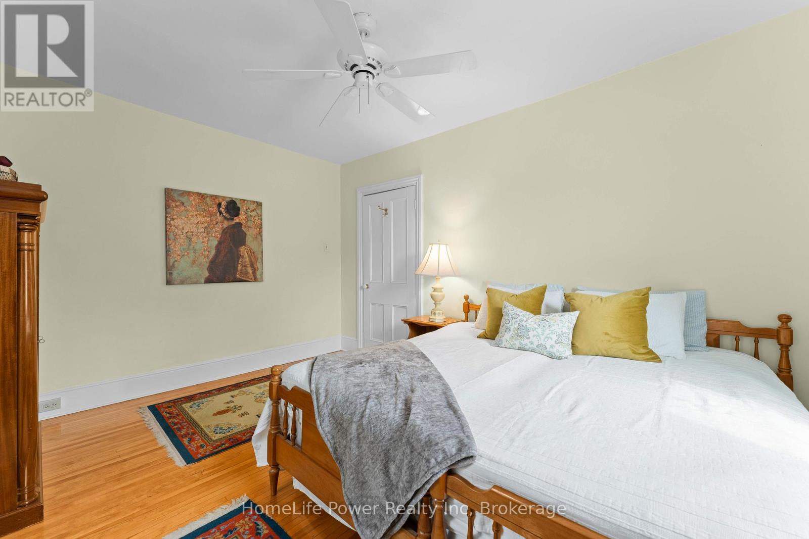 2 ALWINGTON AVENUE - 29