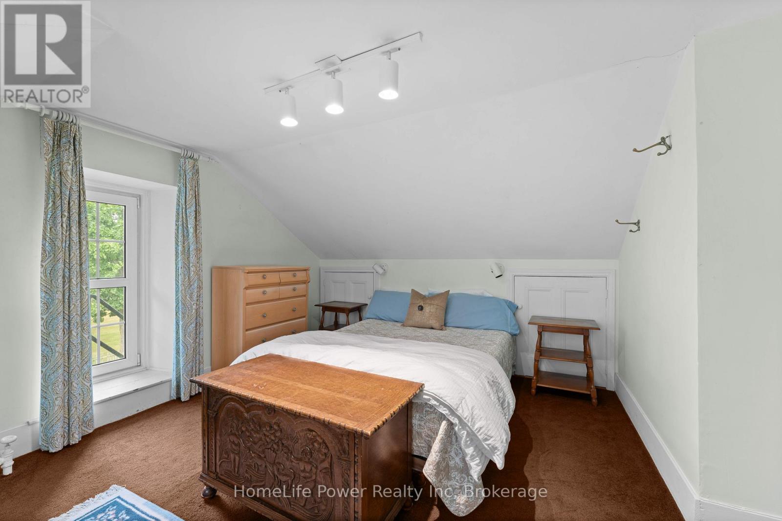 2 ALWINGTON AVENUE - 42