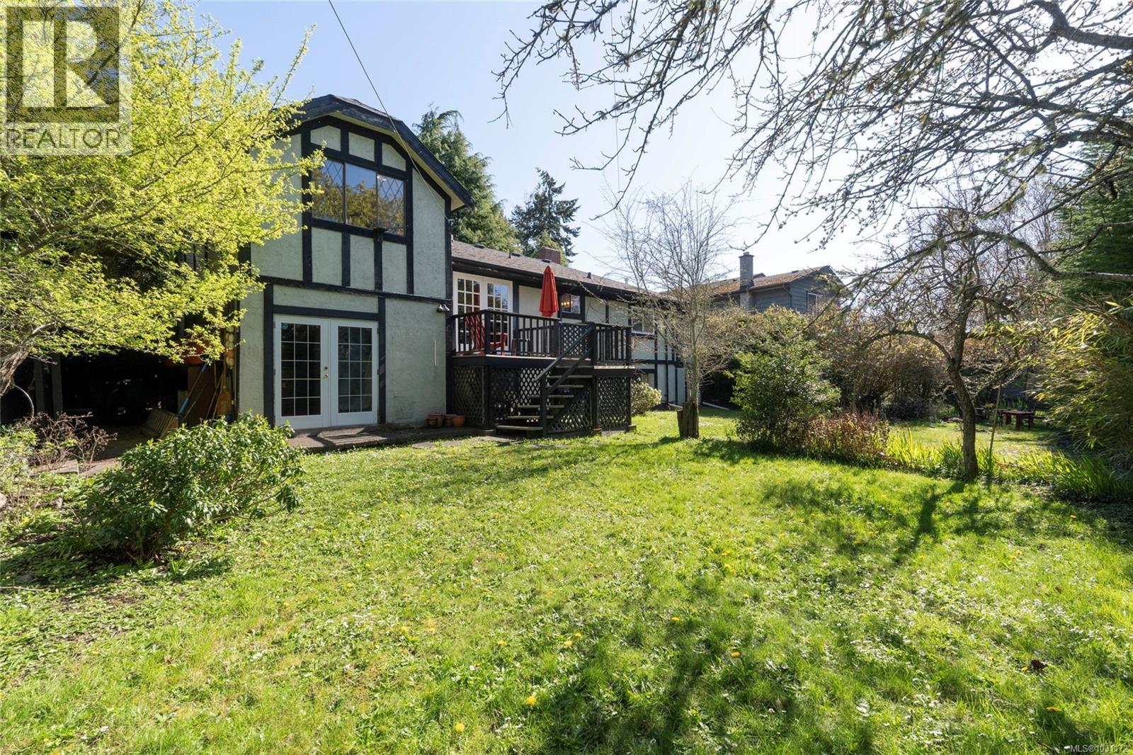 3870 Seacroft Pl — photo 40