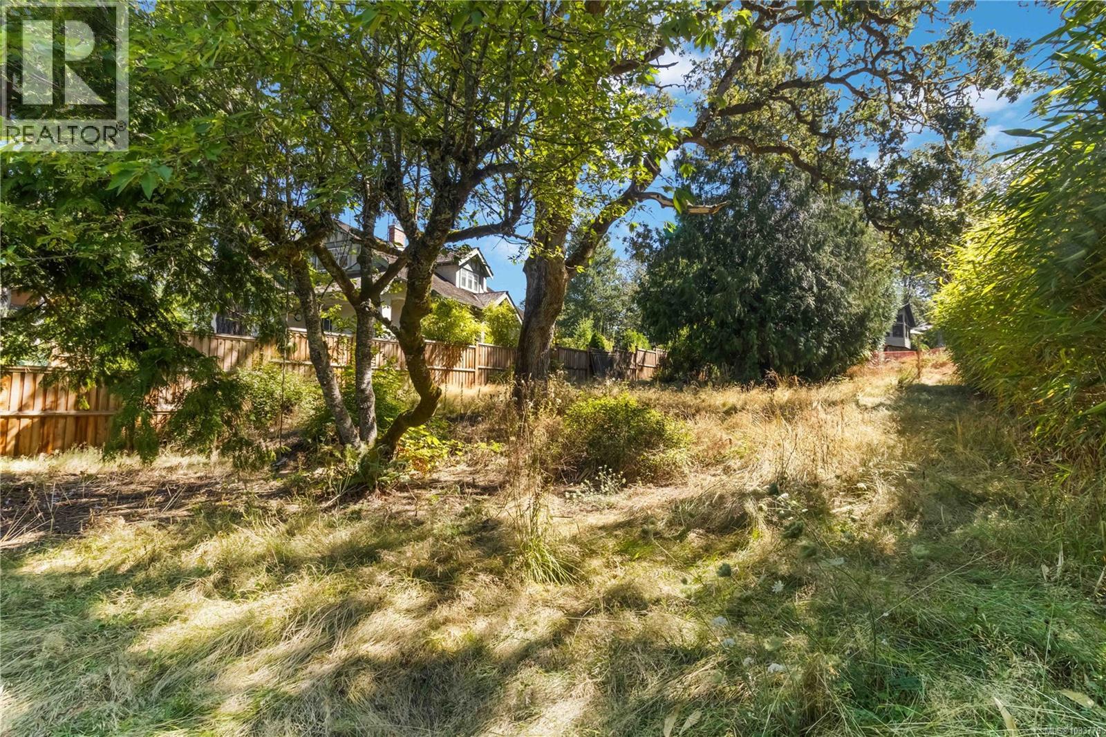  933 Woodhall Drive, Saanich