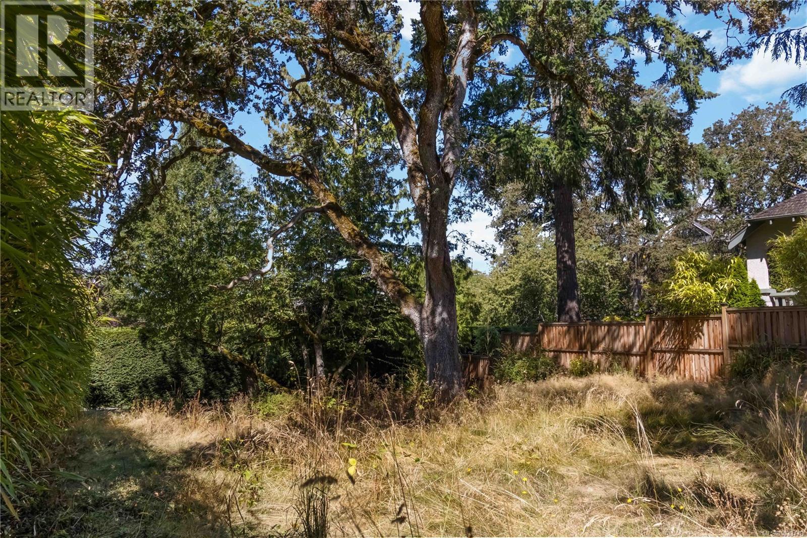  933 Woodhall Drive, Saanich