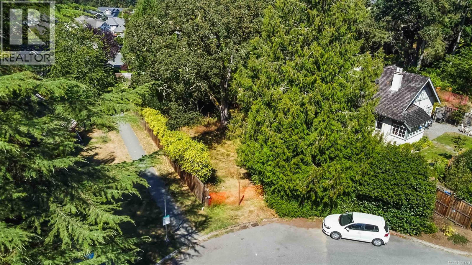  933 Woodhall Drive, Saanich