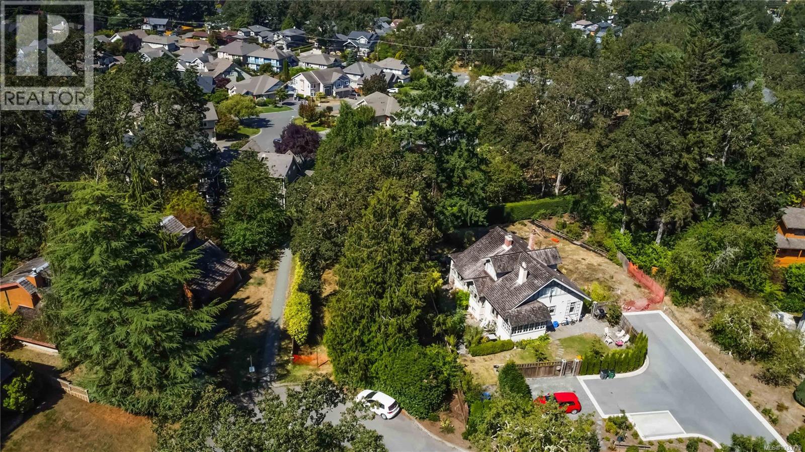  933 Woodhall Drive, Saanich
