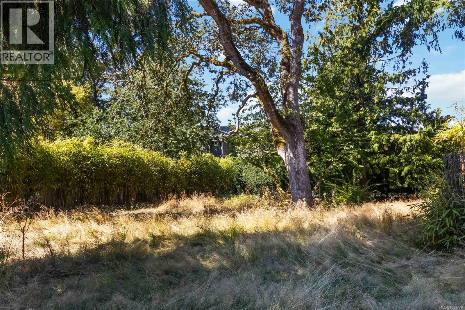  933 Woodhall Drive, Saanich