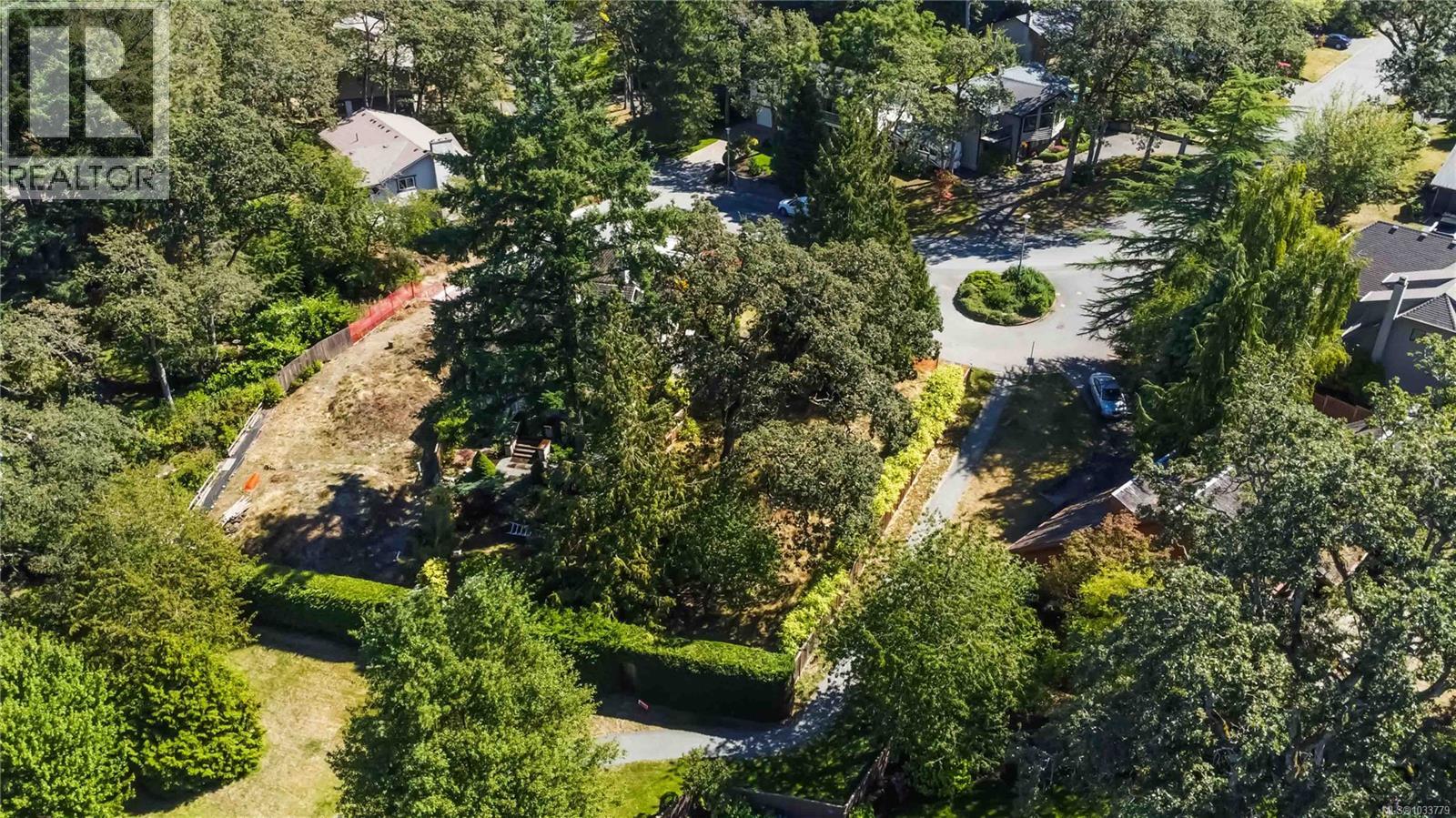  933 Woodhall Drive, Saanich