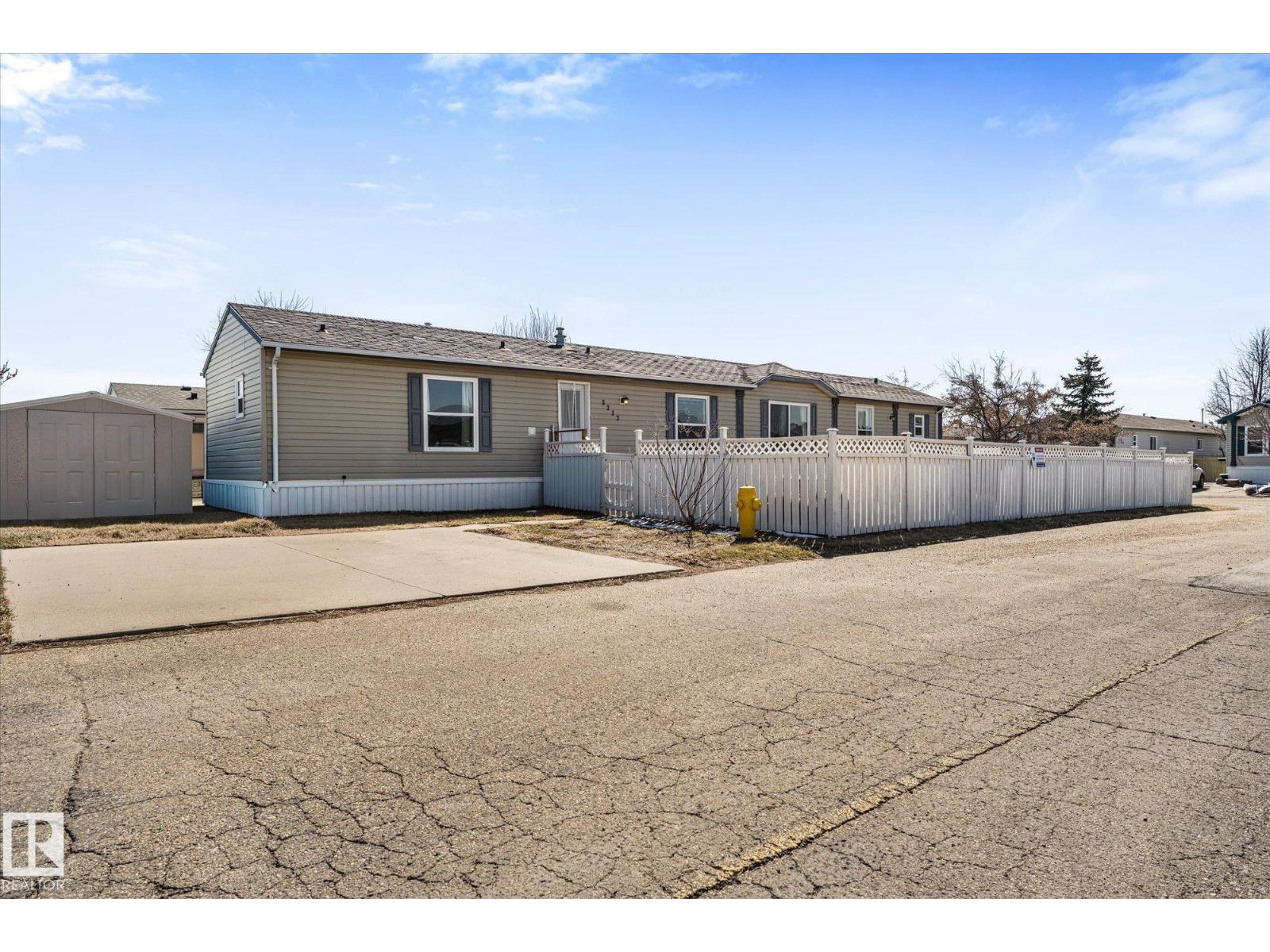 3212 Lakewood CL NW, Edmonton