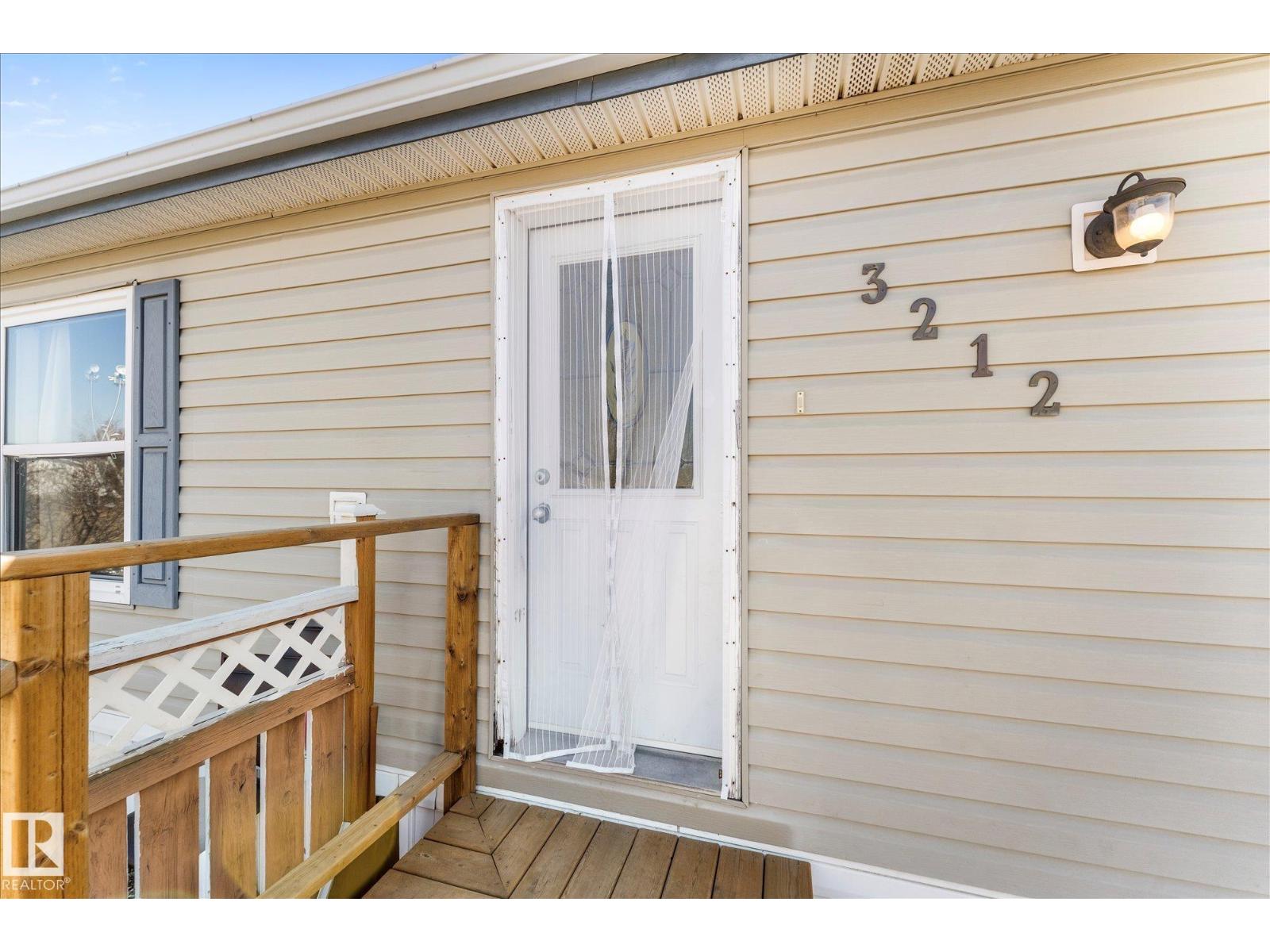 3212 Lakewood CL NW, Edmonton