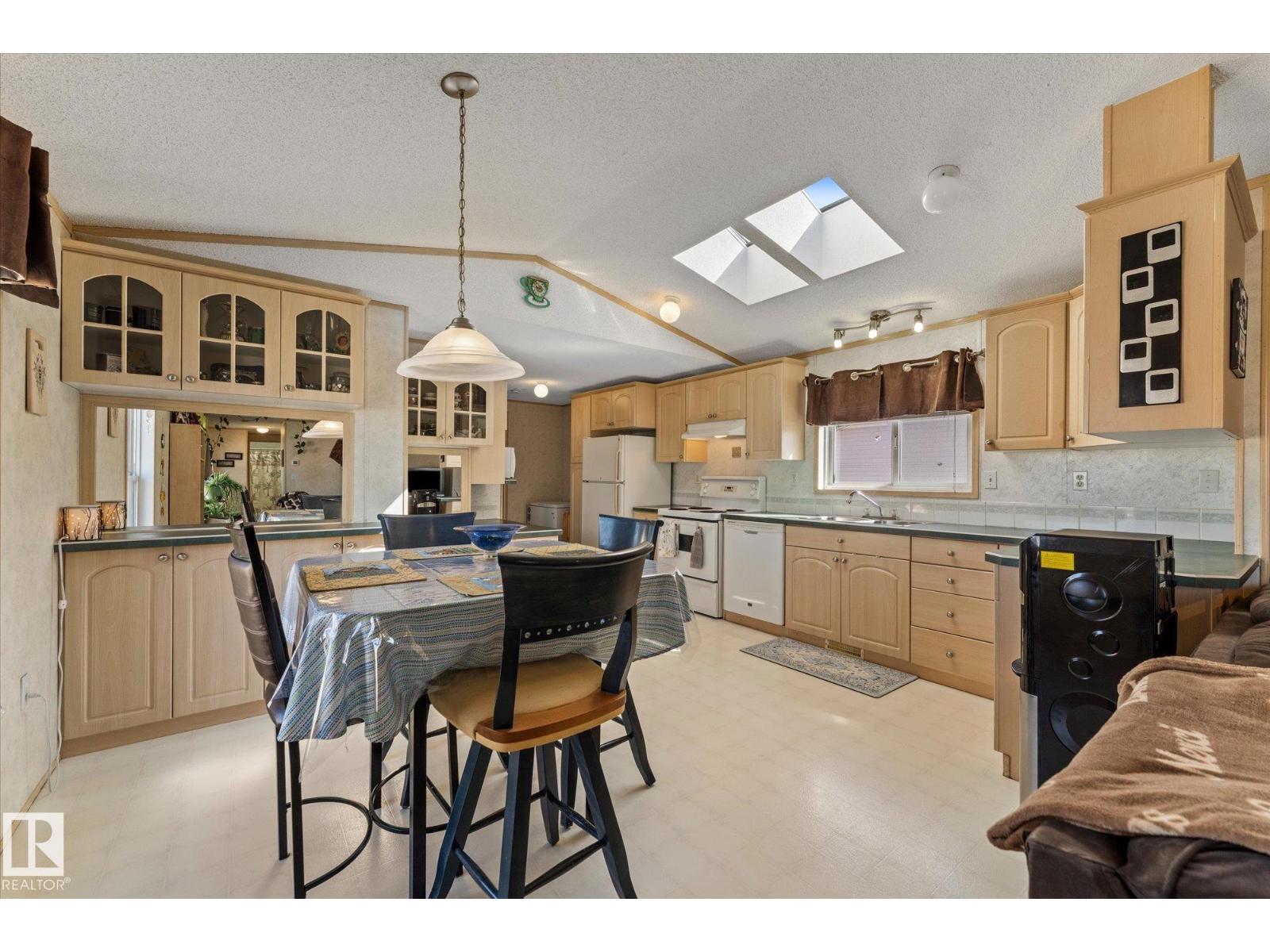 3212 Lakewood CL NW, Edmonton