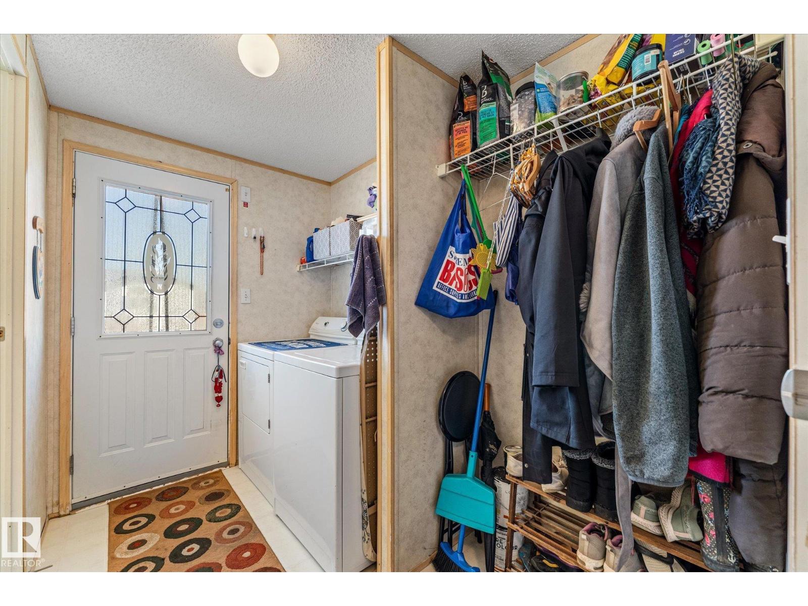 3212 Lakewood CL NW, Edmonton