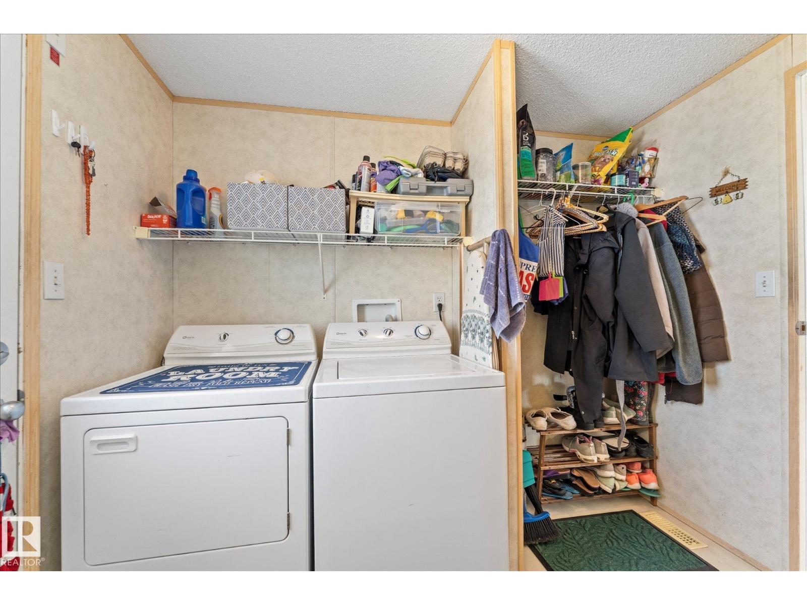 3212 Lakewood CL NW, Edmonton