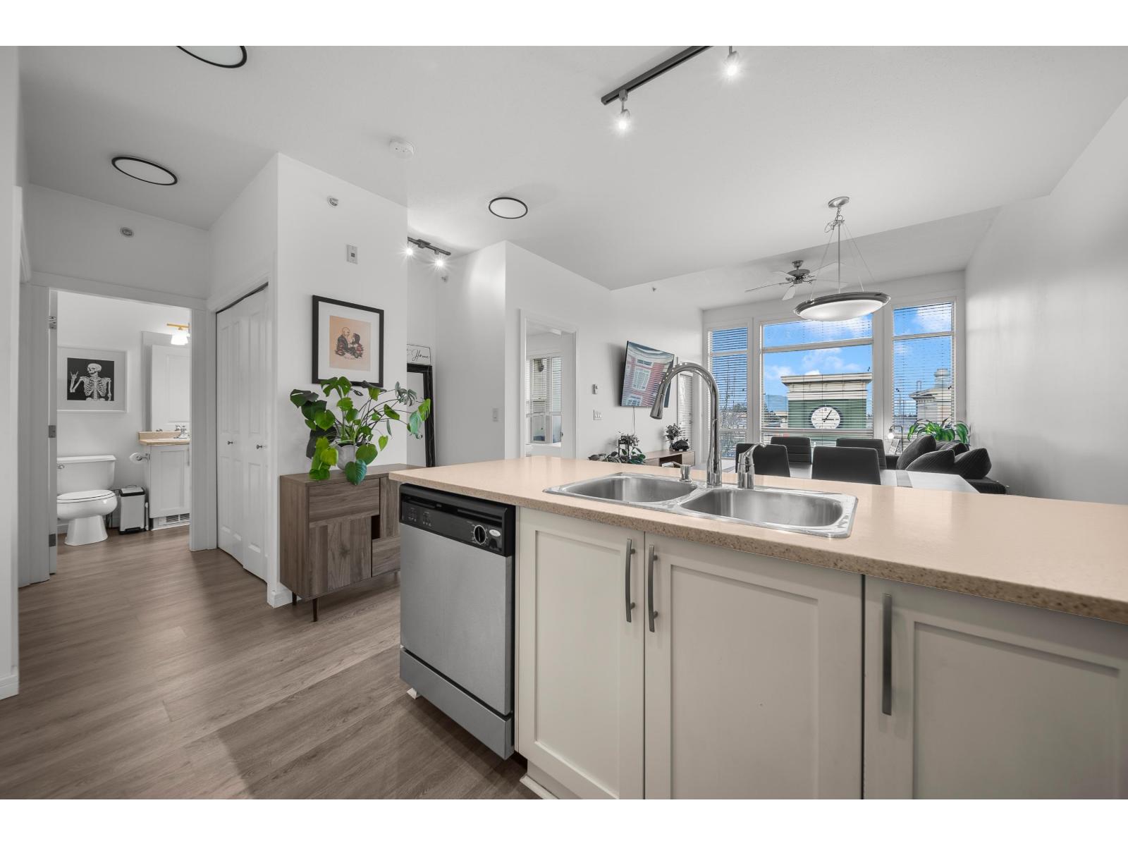 408 45530 MARKET WAY, Garrison Crossing, Chilliwack
