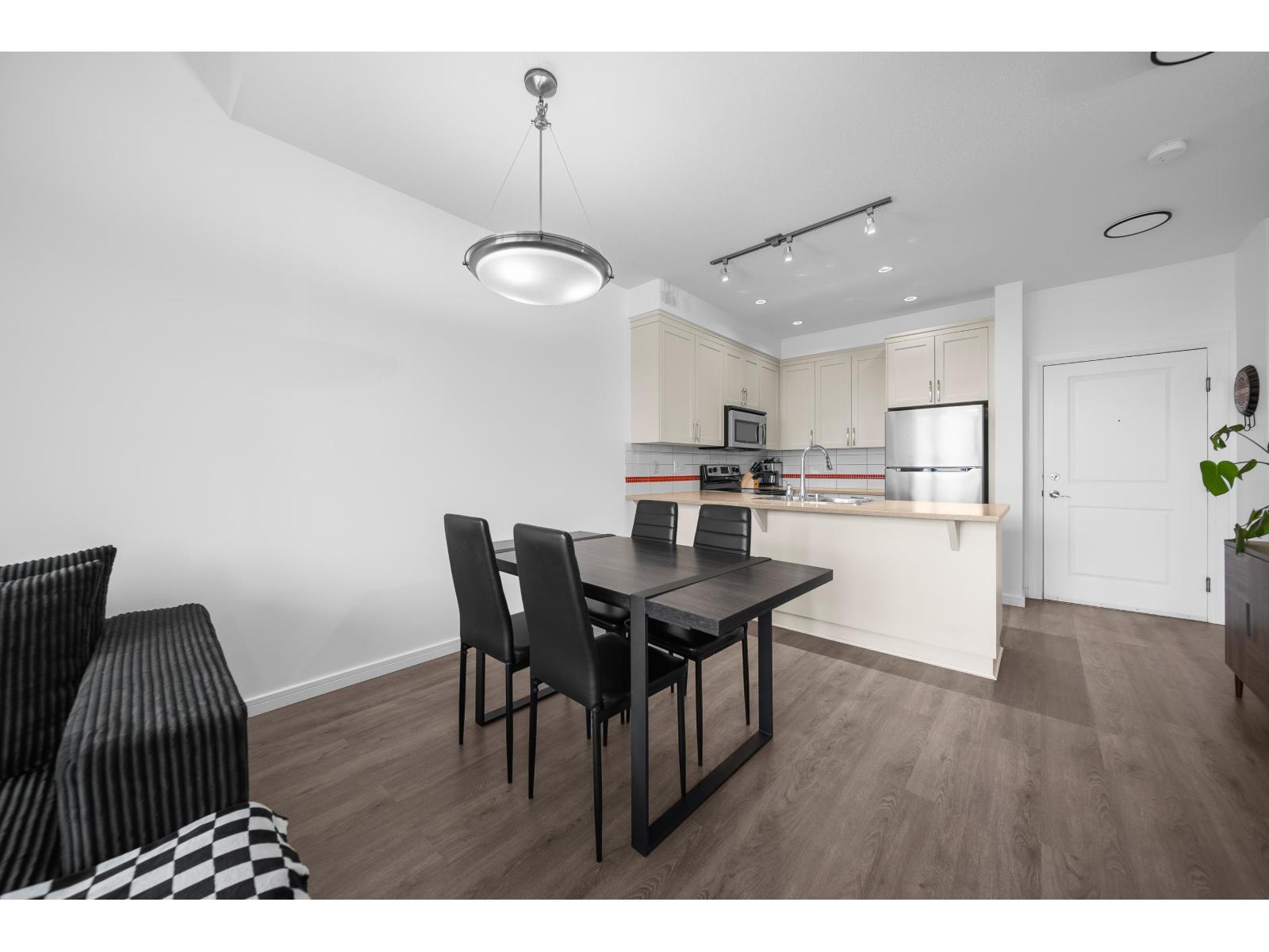 408 45530 MARKET WAY, Garrison Crossing, Chilliwack
