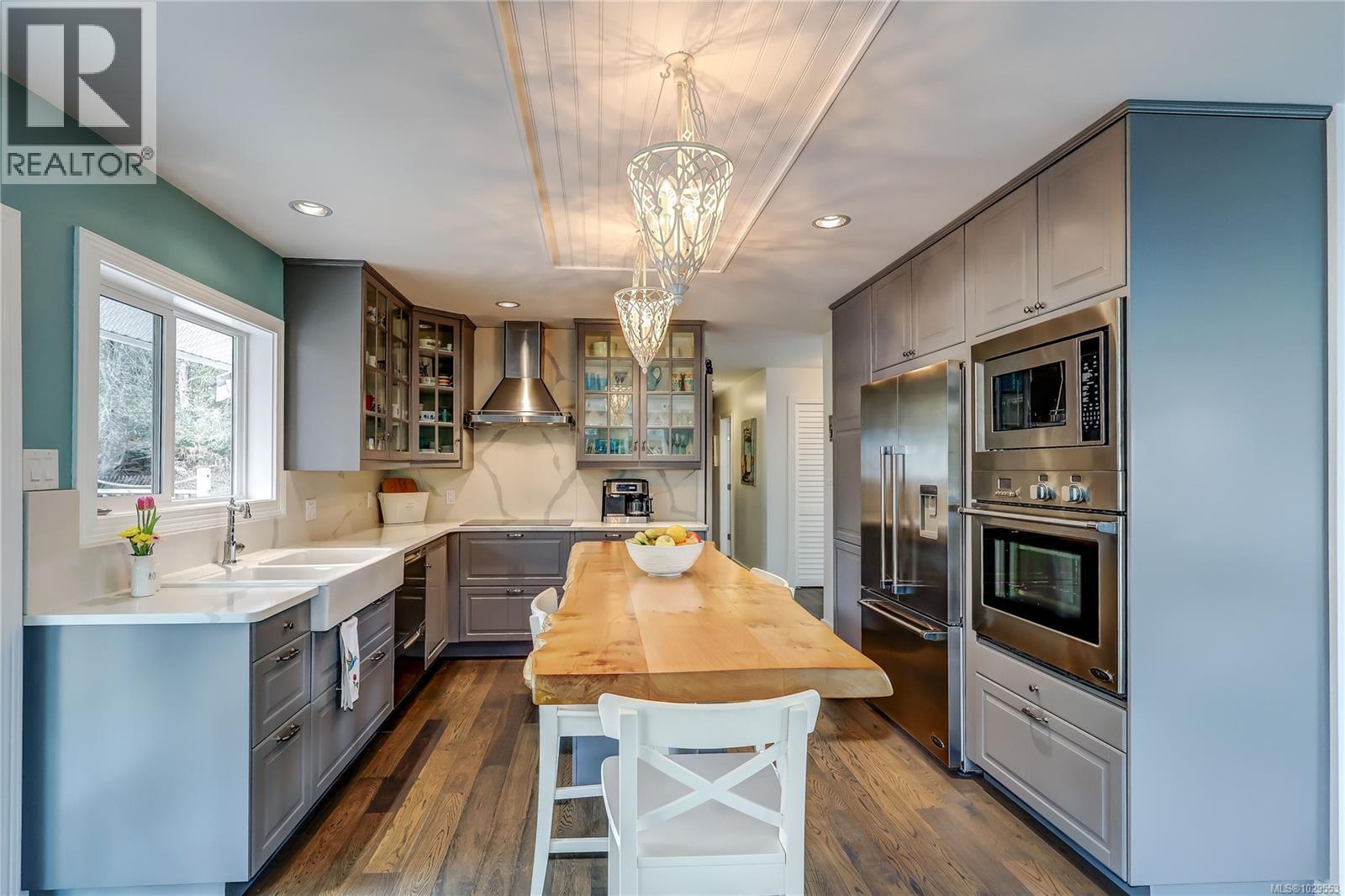 1569 Murdoch Rd - 24