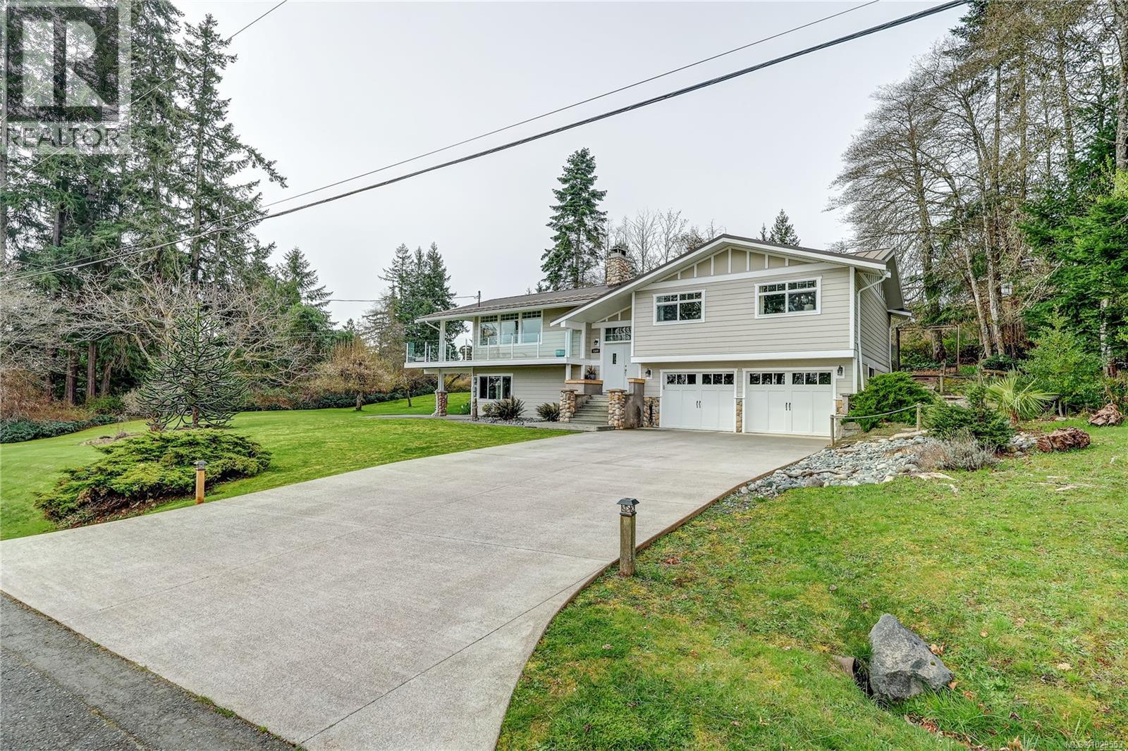 1569 Murdoch Rd - 1
