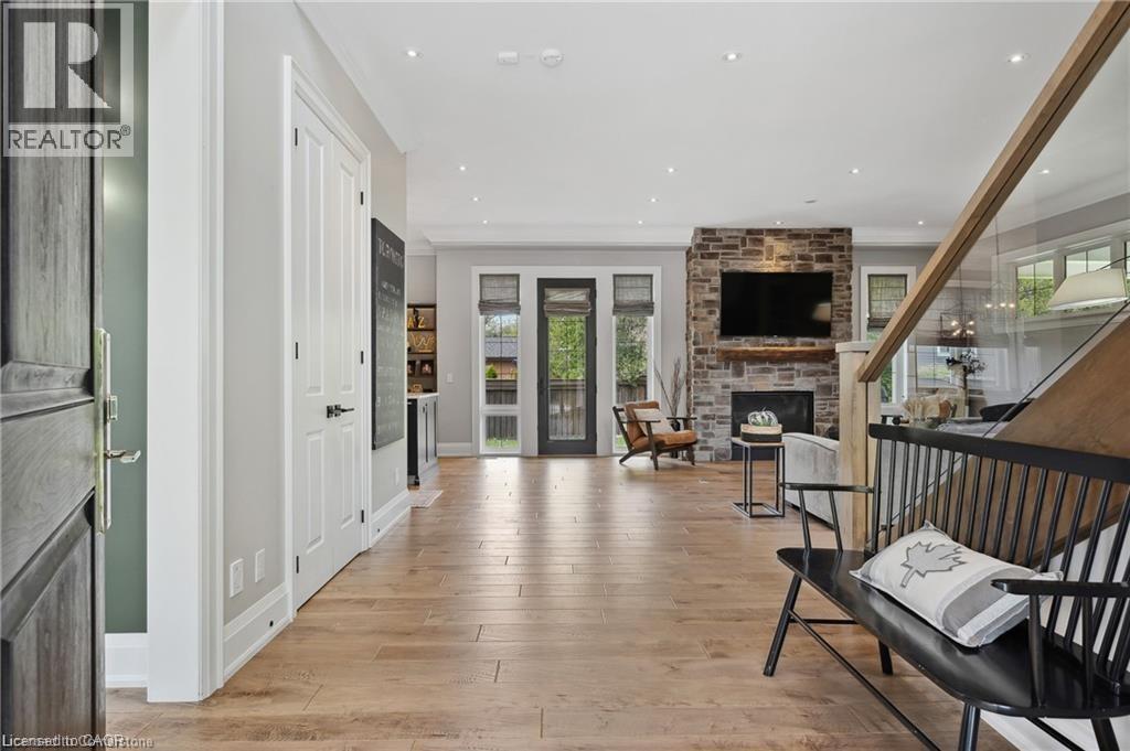 1247 WOOD Place, Oakville, Ontario, L6L2R4 — Photo 4