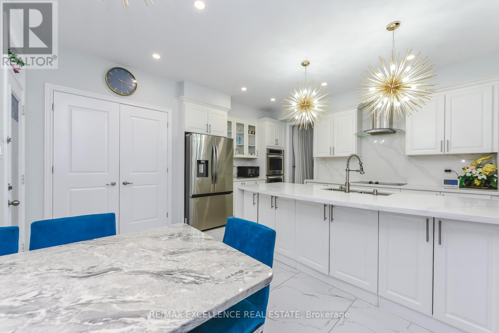40 VICTORIAVILLE ROAD - 19