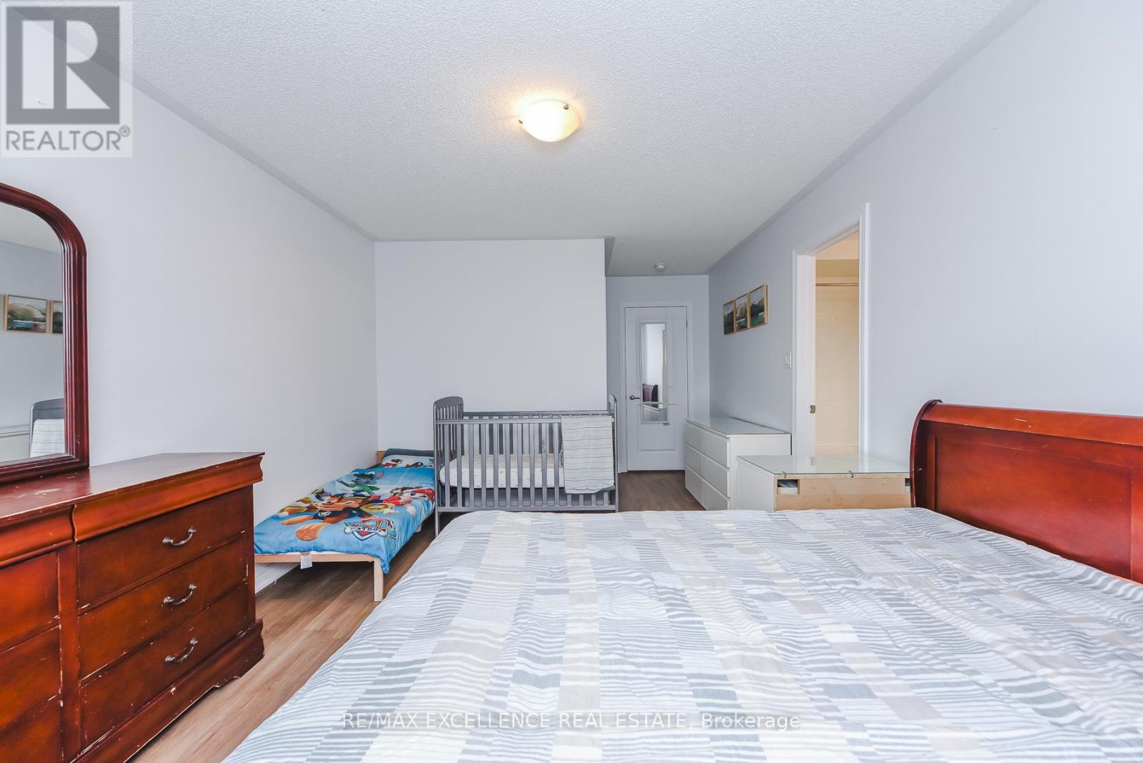 40 VICTORIAVILLE ROAD - 24