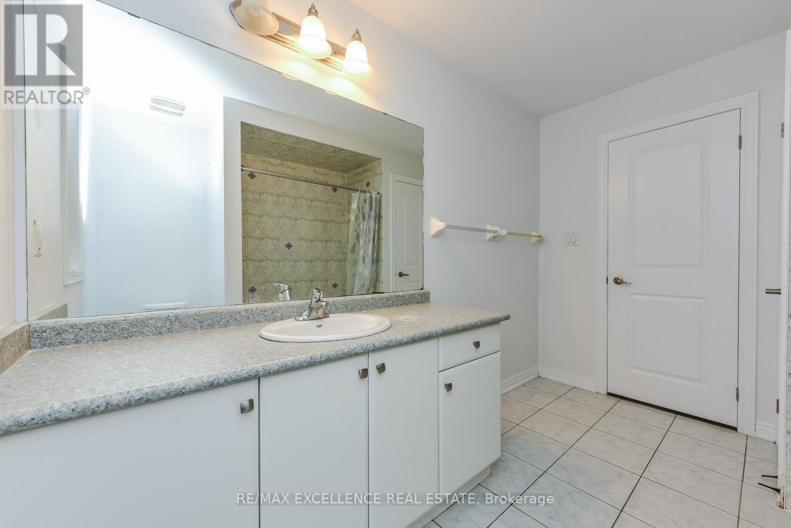 40 VICTORIAVILLE ROAD - 26