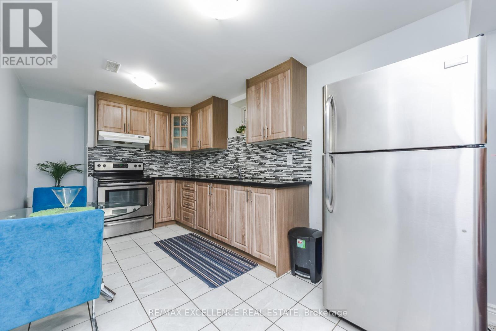 40 VICTORIAVILLE ROAD - 35