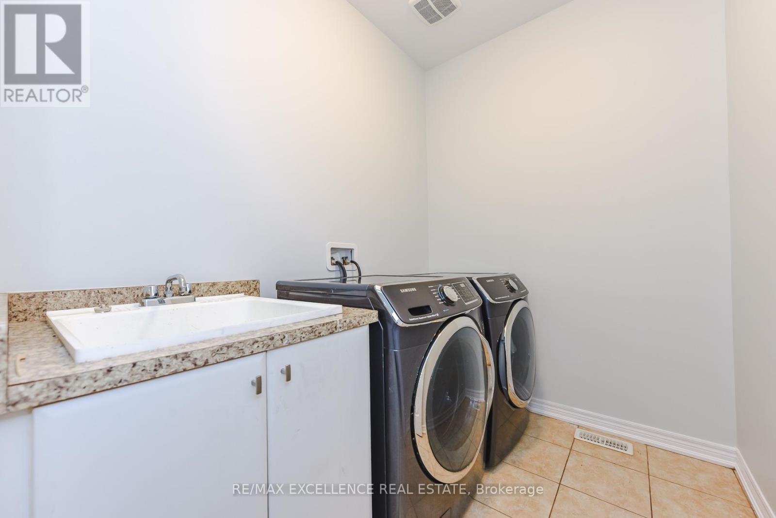 40 VICTORIAVILLE ROAD - 38