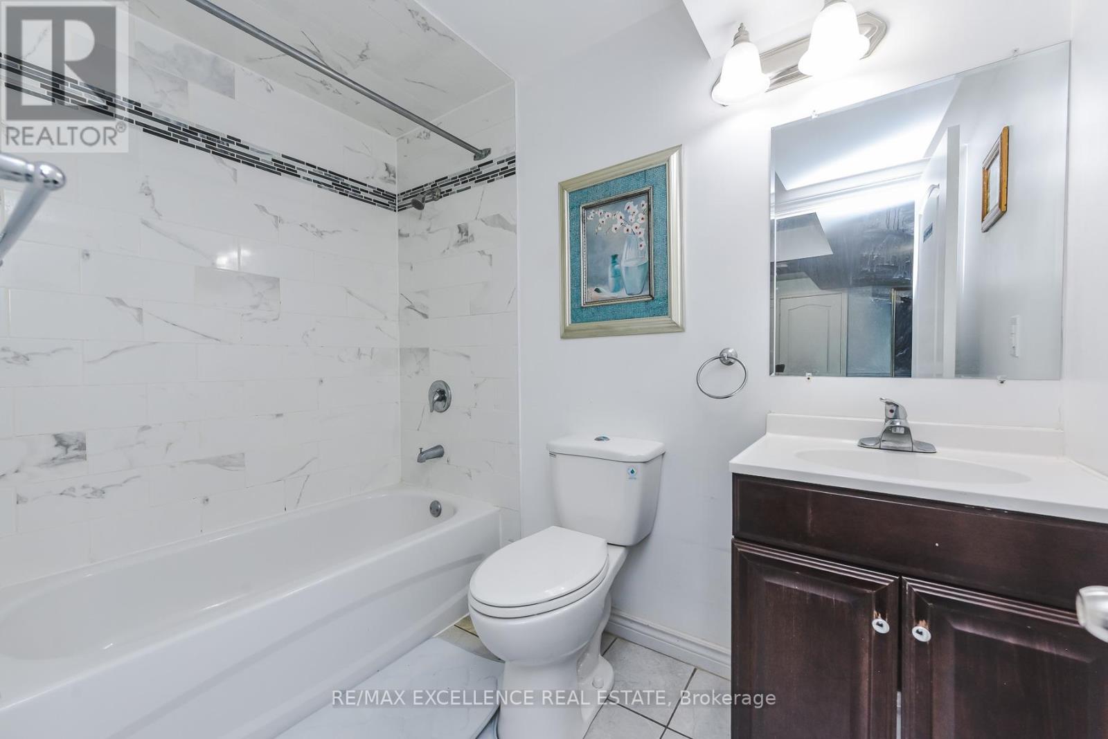 40 VICTORIAVILLE ROAD - 40