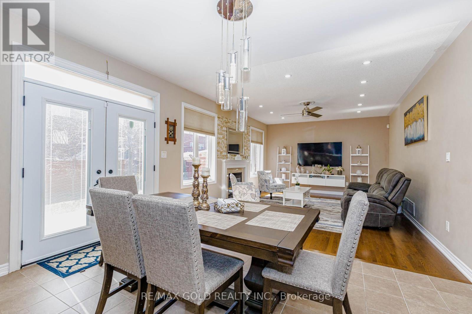 26 PINE ISLAND WAY - 11