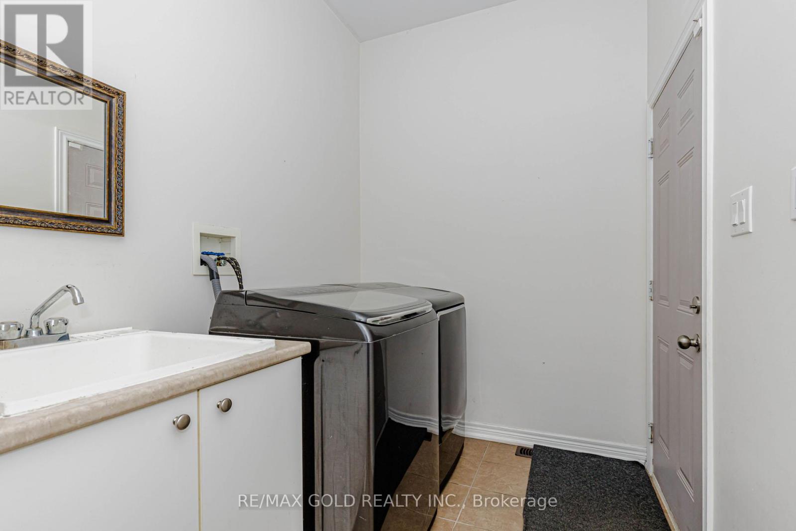 26 PINE ISLAND WAY - 19