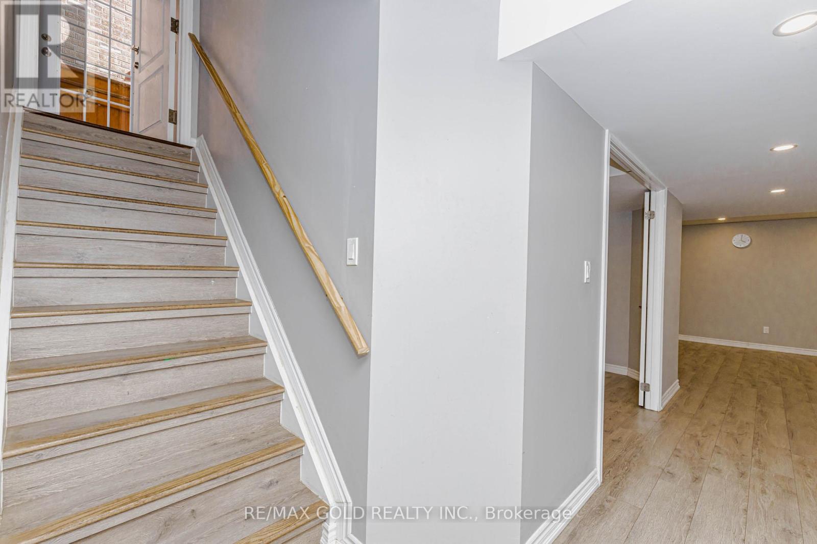 26 PINE ISLAND WAY - 35