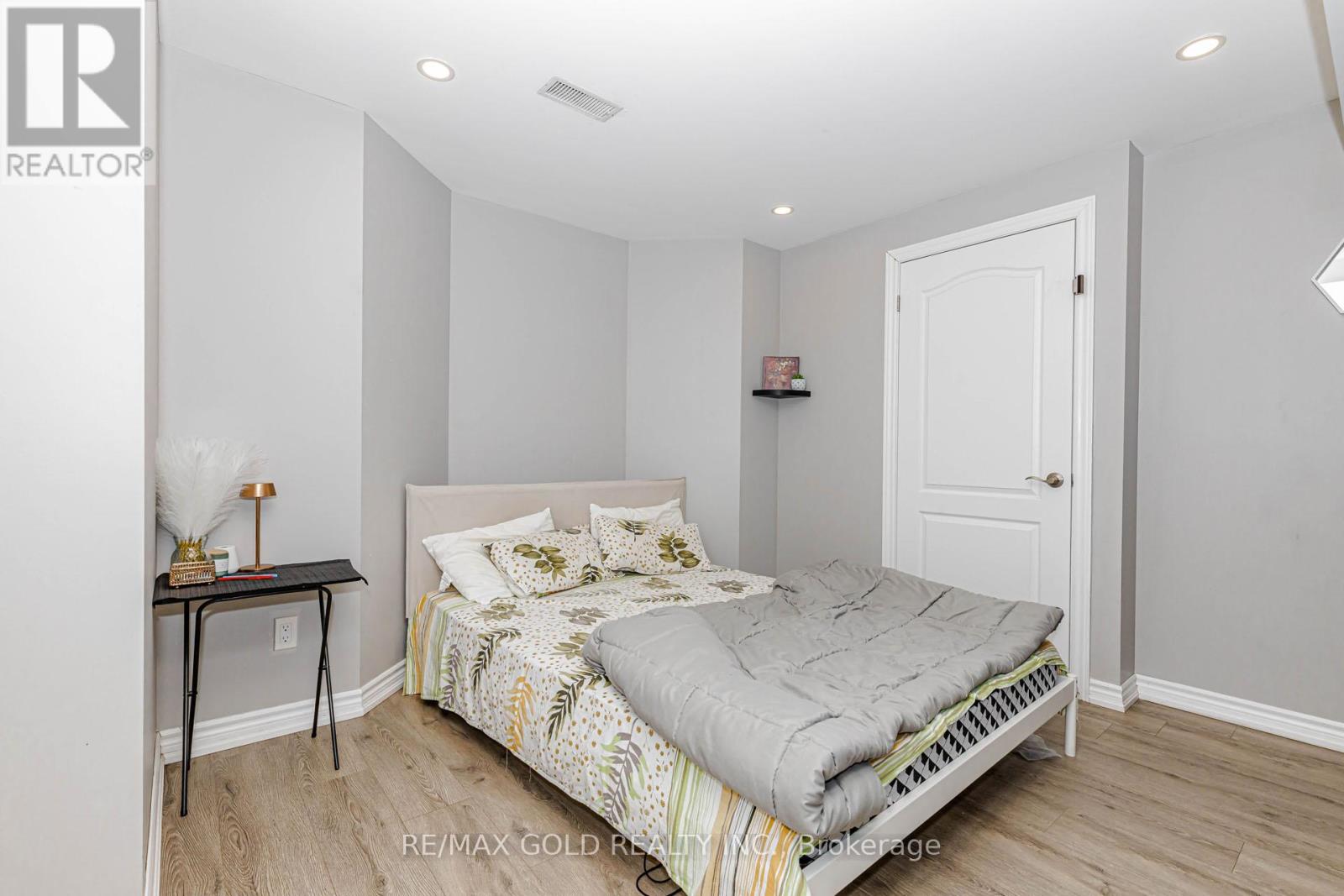 26 PINE ISLAND WAY - 43