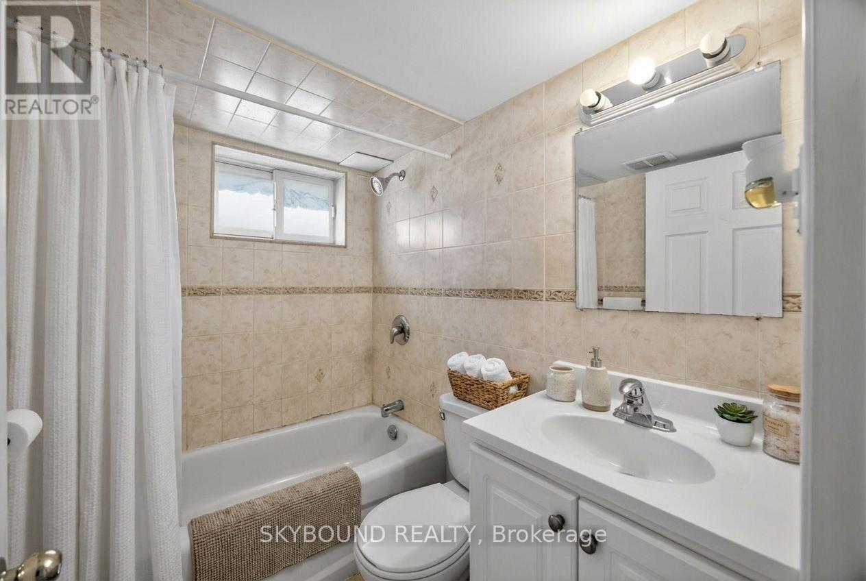 426 ARMADALE AVENUE - 40