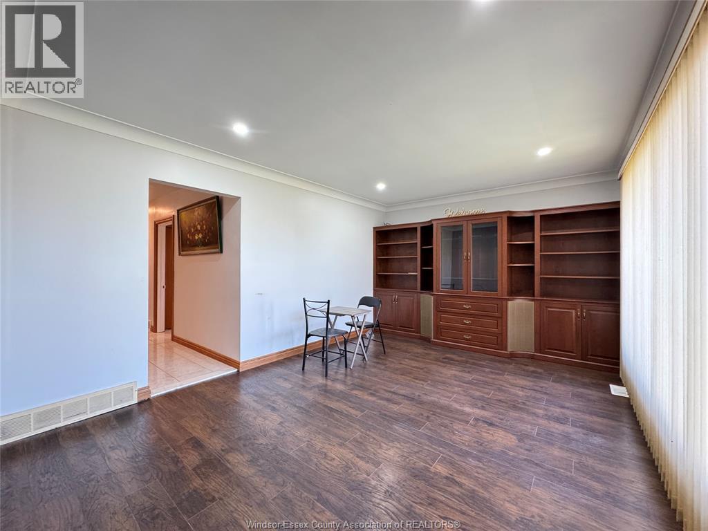 1595 SUN VALLEY, Windsor, Ontario, N9C3R1 — Photo 5