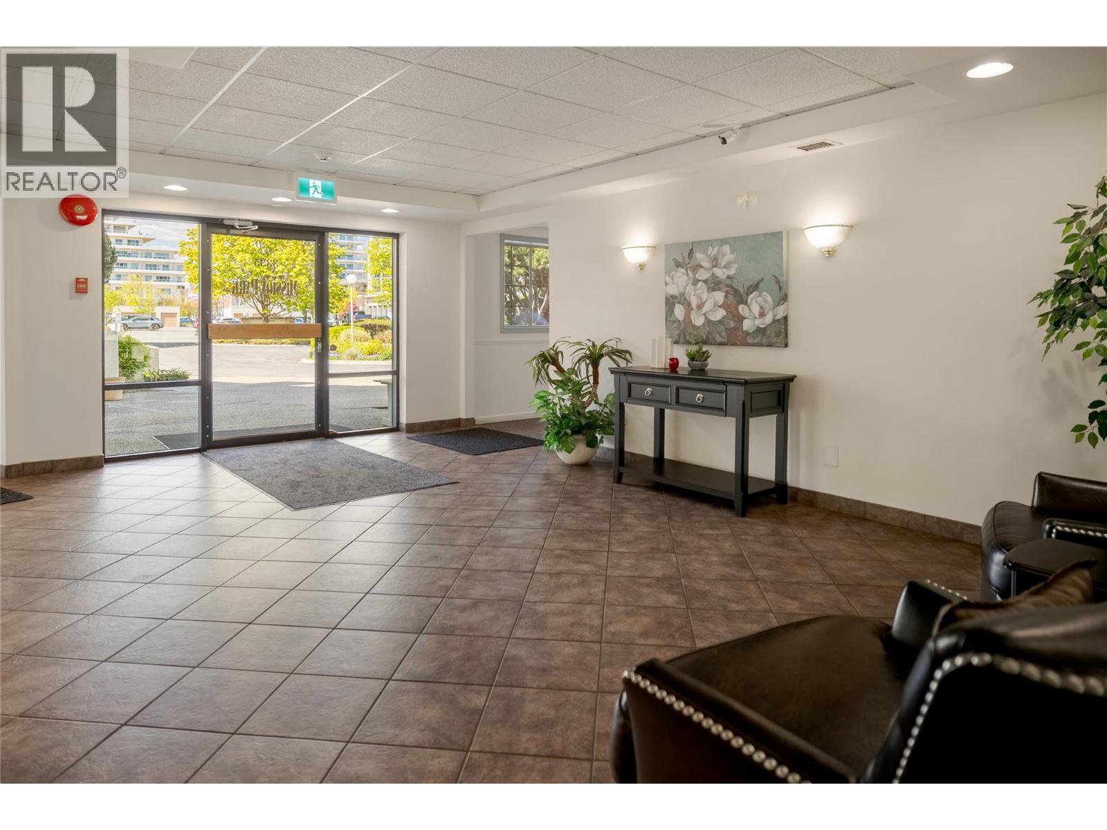 215 3335 Richter Street, Kelowna