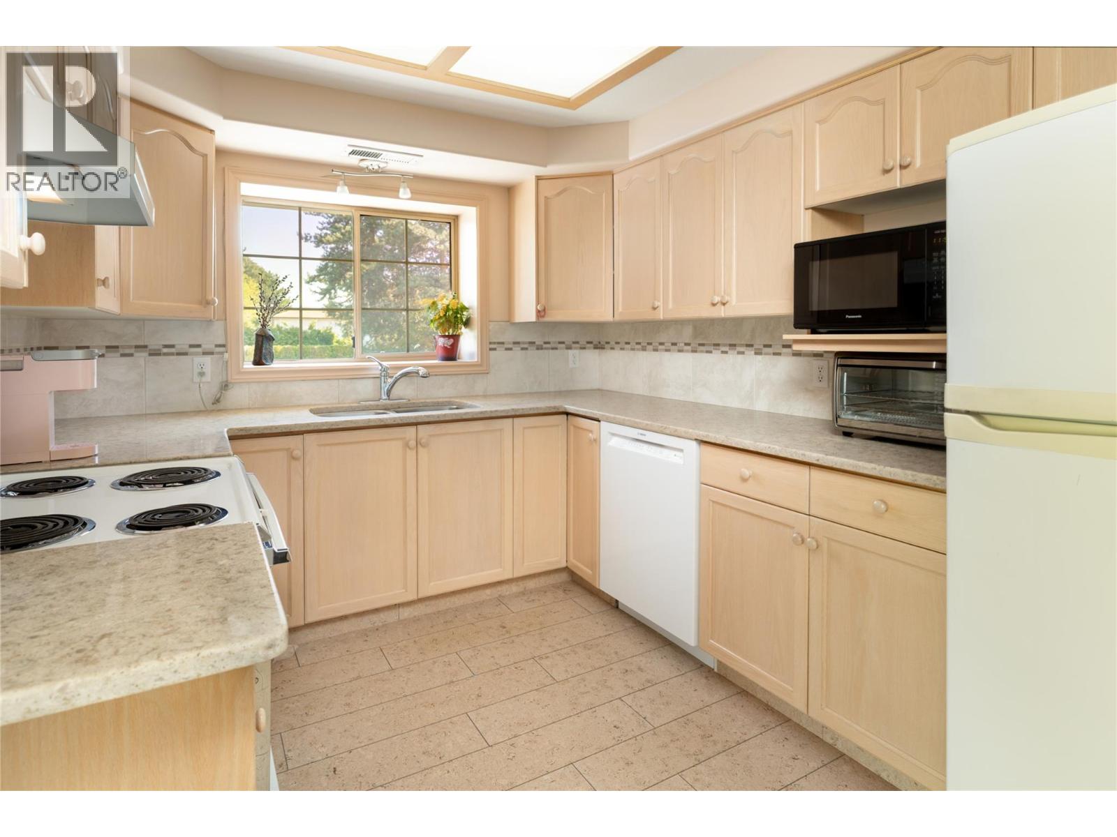 #215 3335 Richter Street - 5