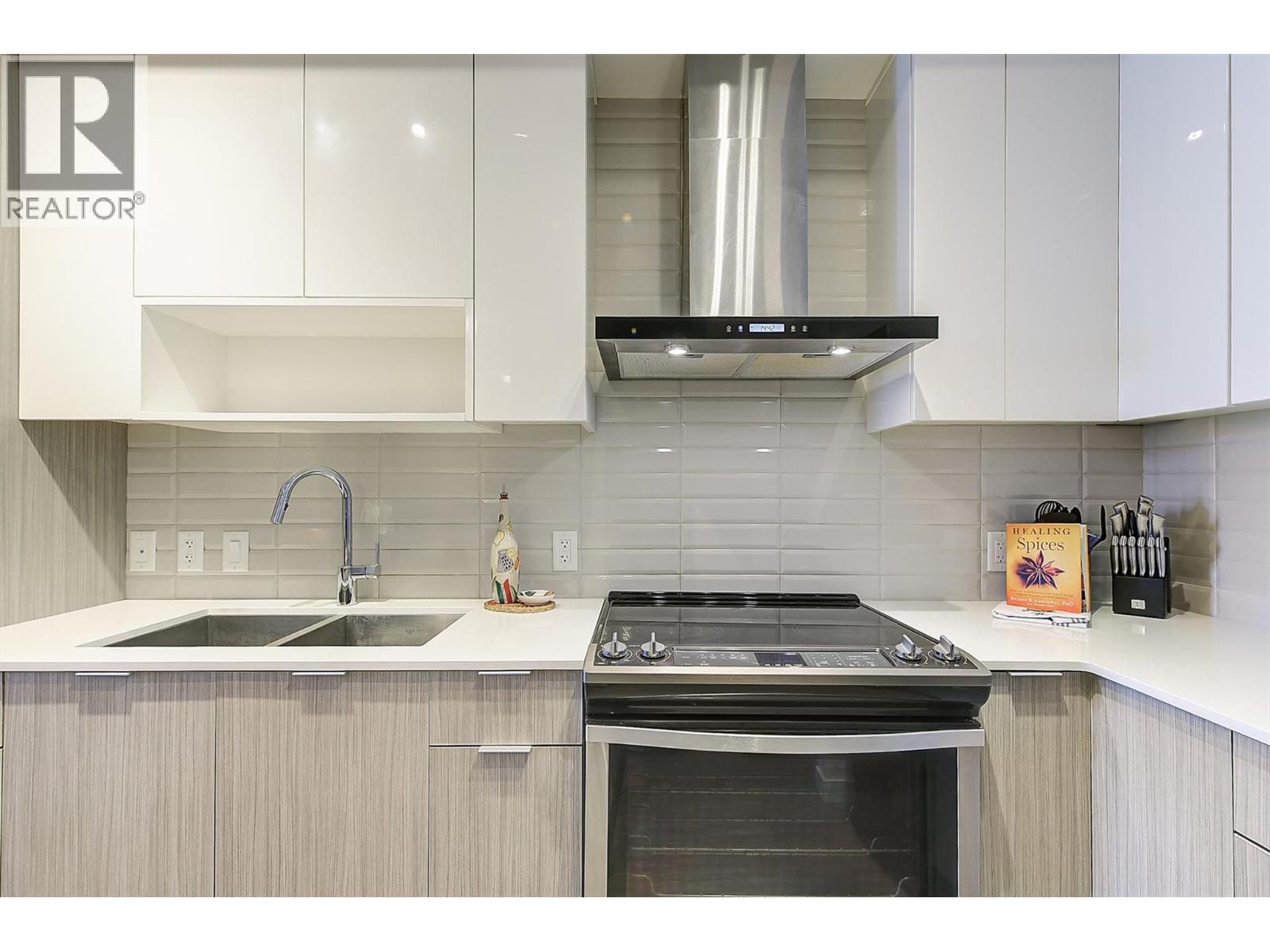 320 1770 Richter Street, Kelowna