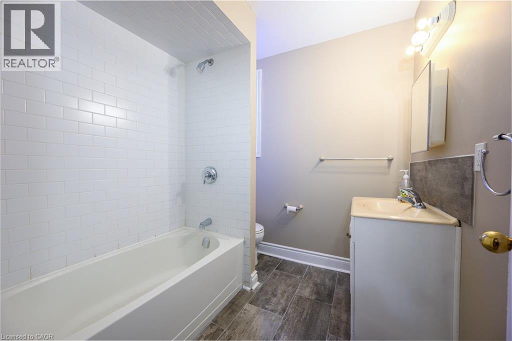 188 WELLINGTON Street N Unit# Main, Hamilton, Ontario, L8L5A5 — Photo 15