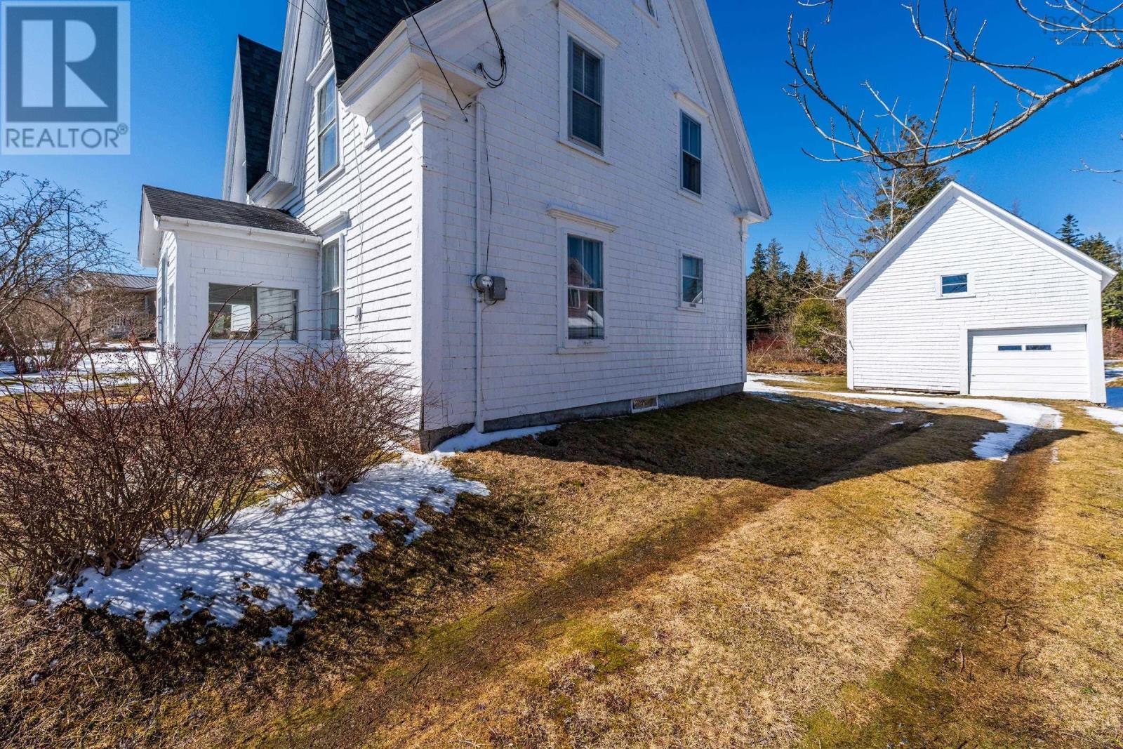 Property 10 of 41 of 46 Highway 335