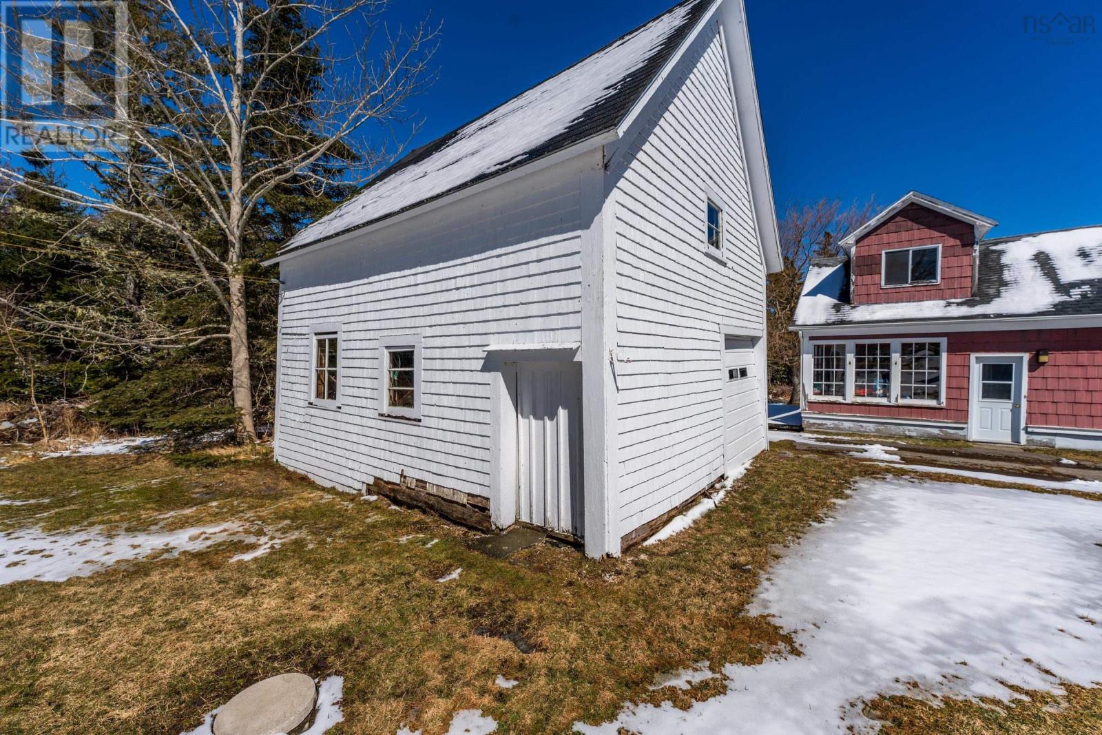 Property 12 of 41 of 46 Highway 335