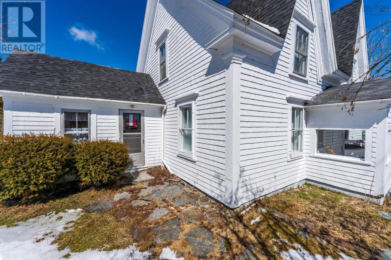 Property 16 of 41 of 46 Highway 335