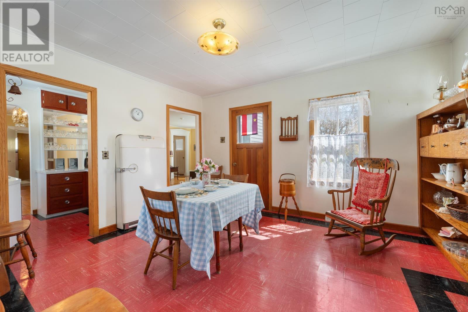 Property 18 of 41 of 46 Highway 335