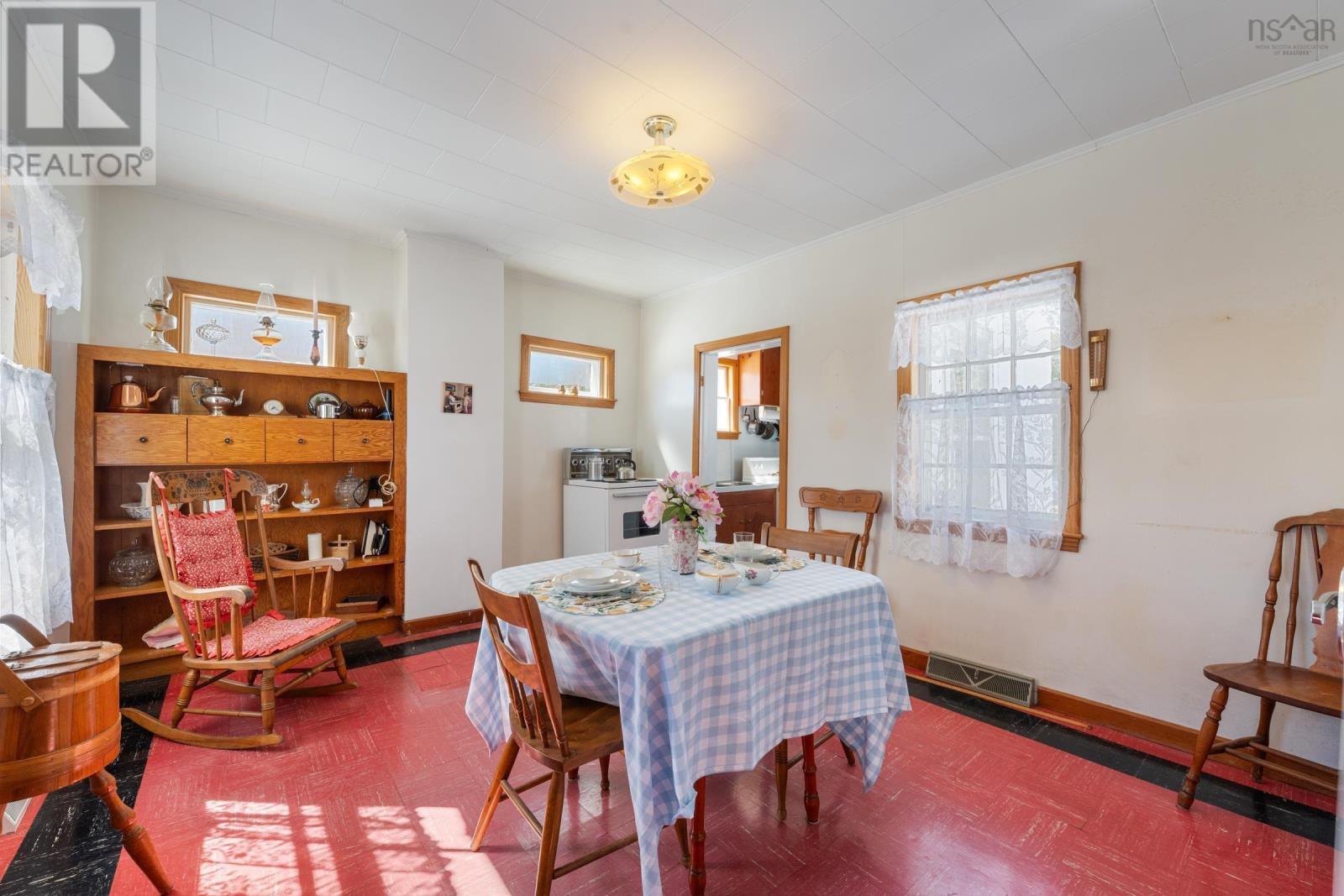 Property 19 of 41 of 46 Highway 335