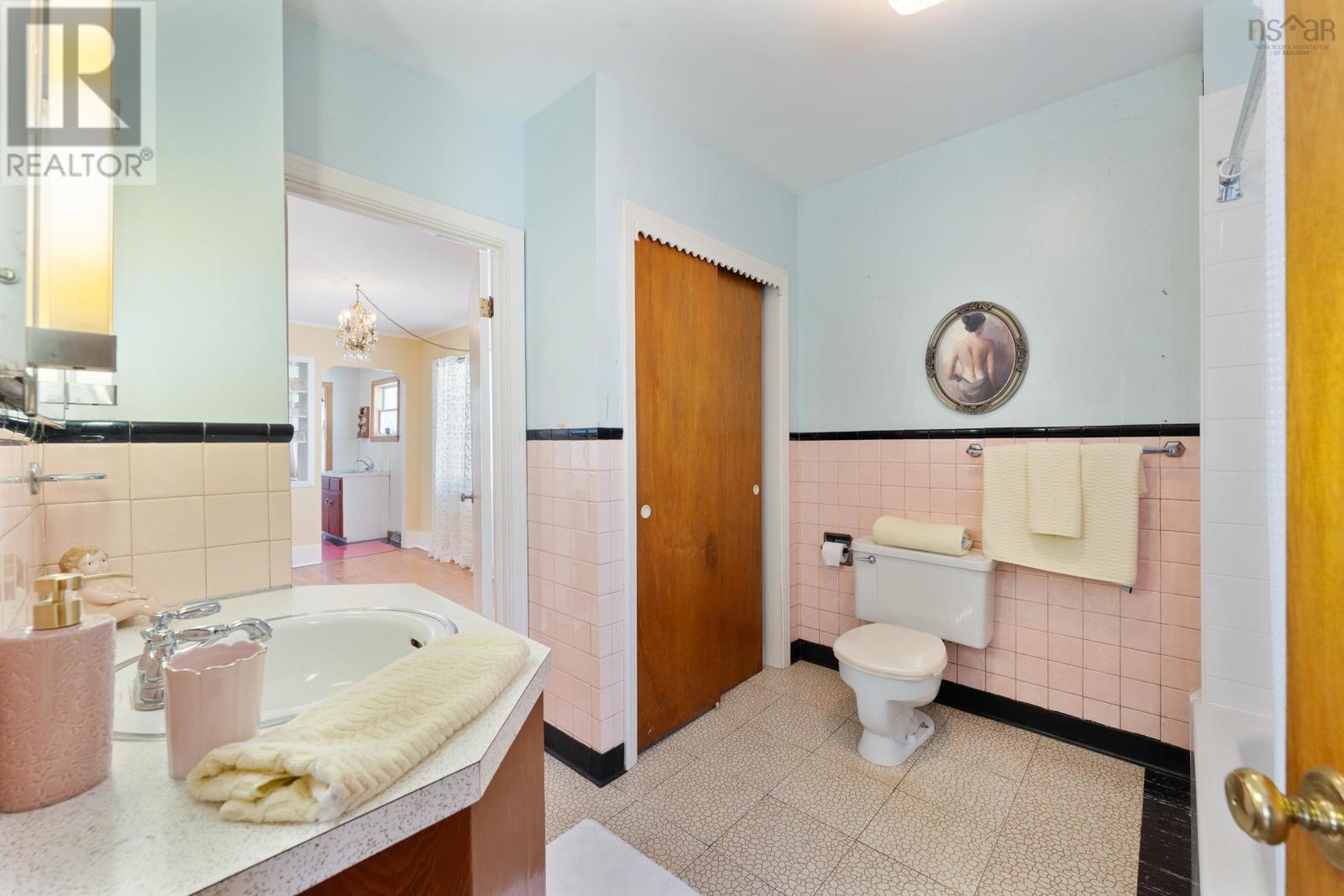 Property 26 of 41 of 46 Highway 335