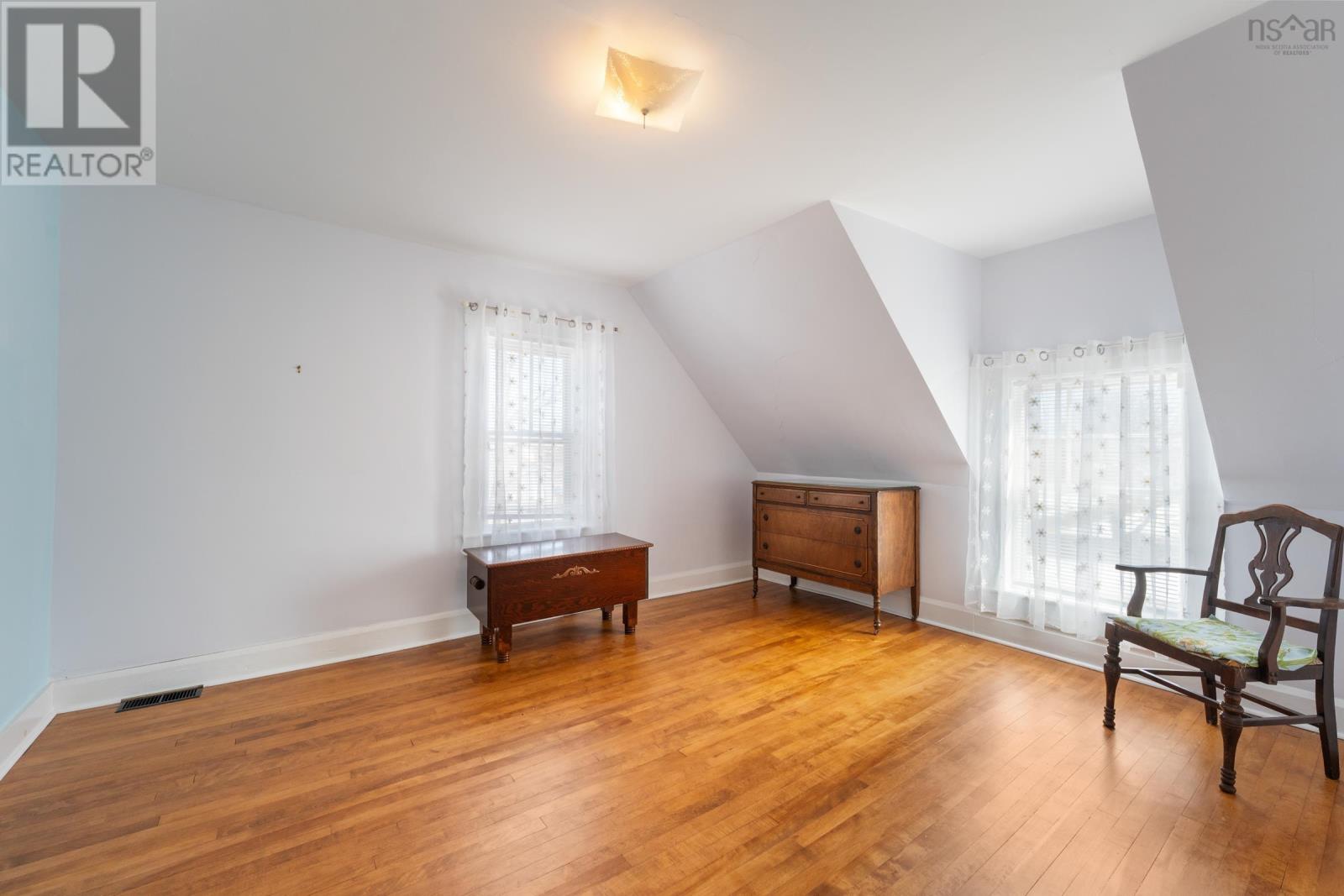 Property 32 of 41 of 46 Highway 335