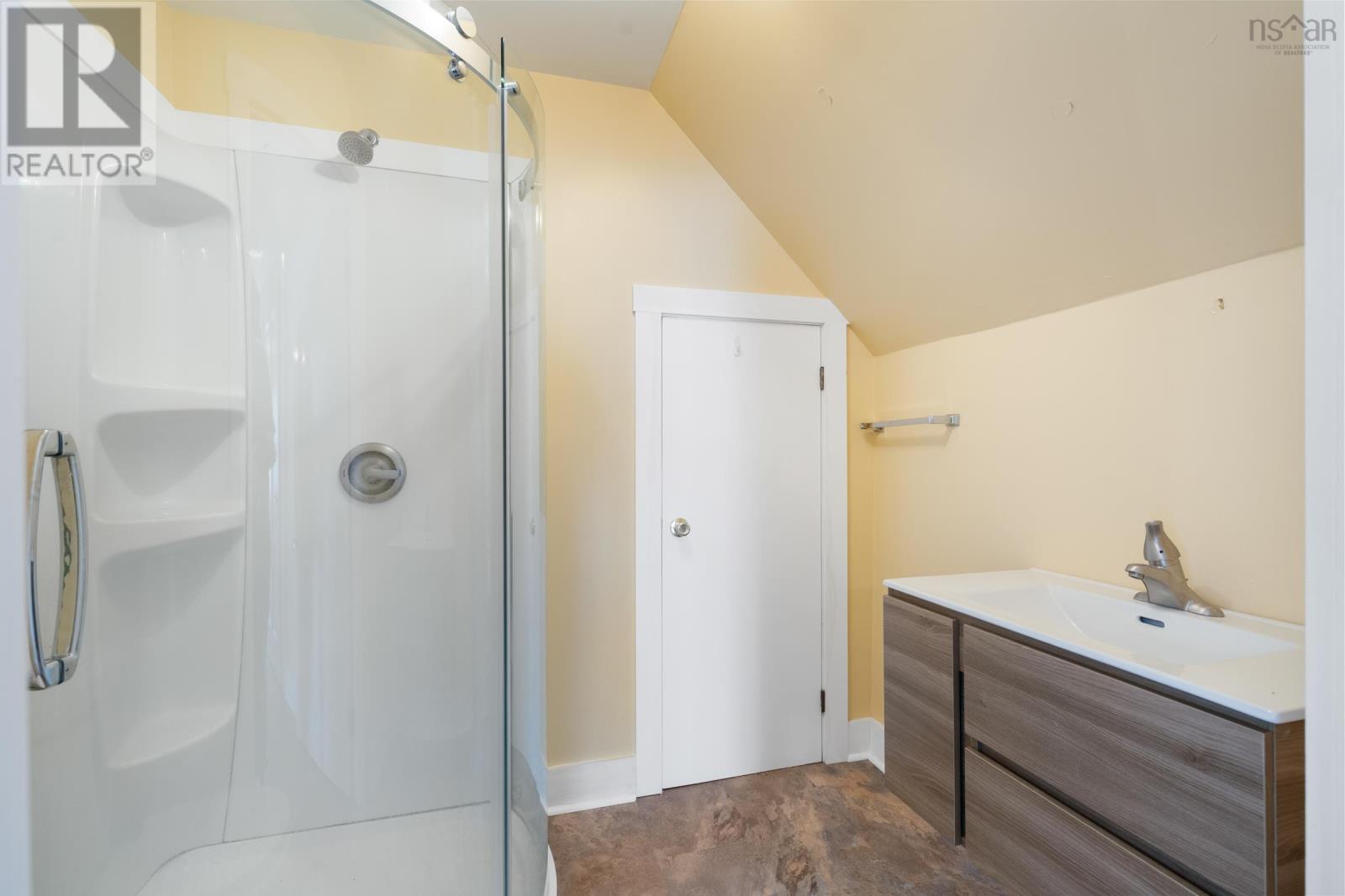 Property 36 of 41 of 46 Highway 335