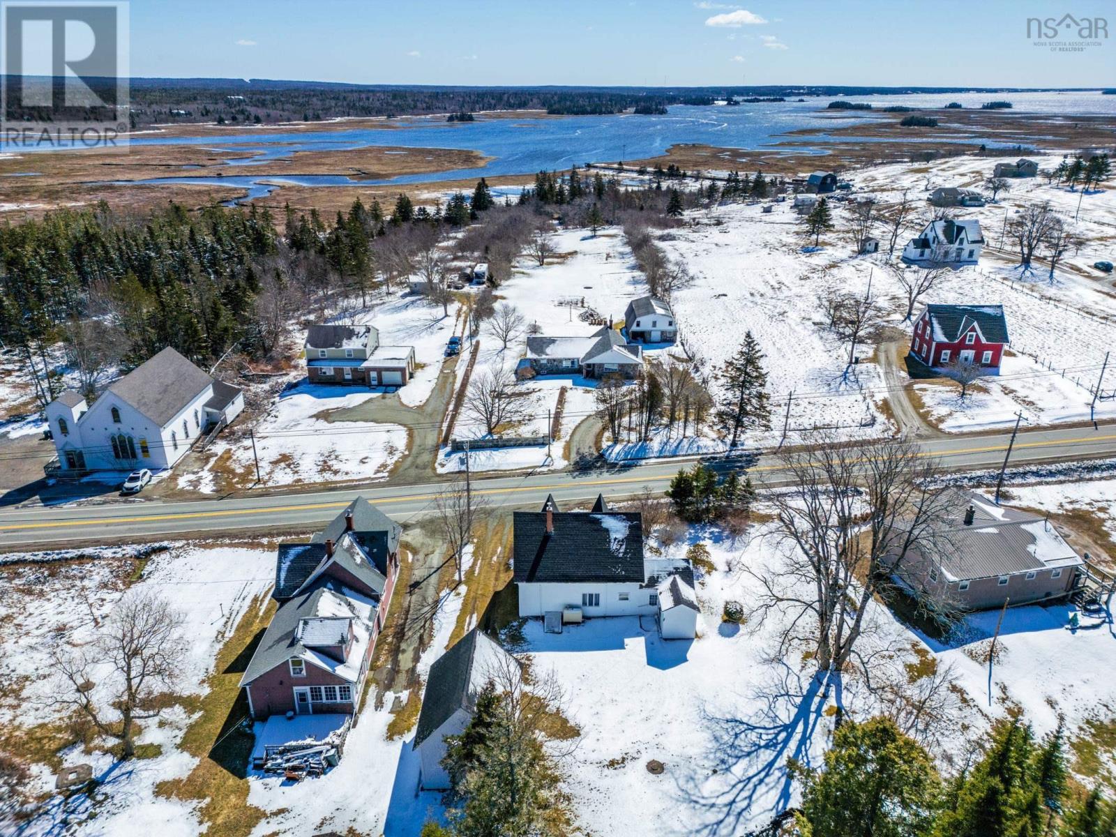 Property 5 of 41 of 46 Highway 335