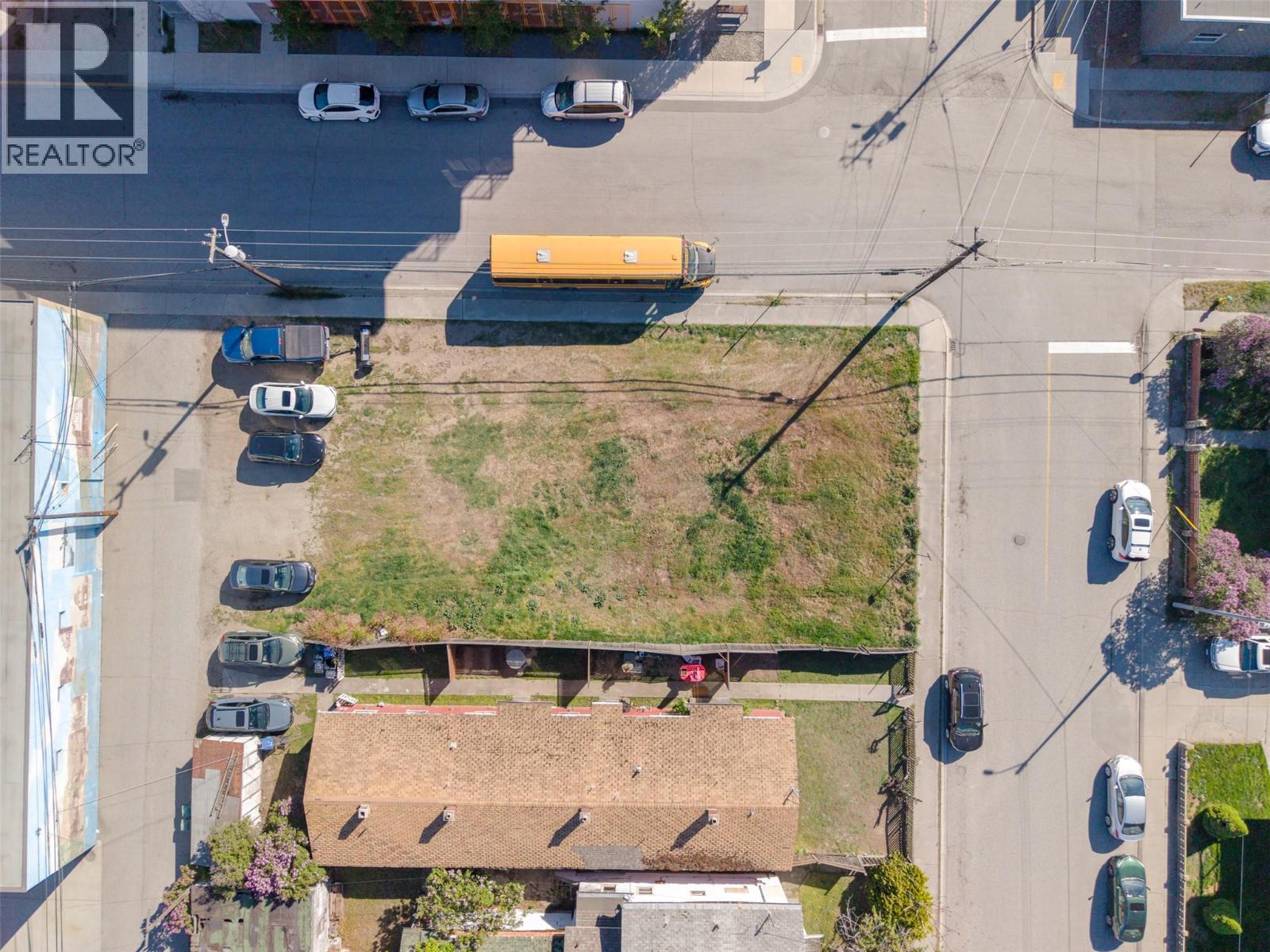 303 Nanaimo Avenue W, Penticton