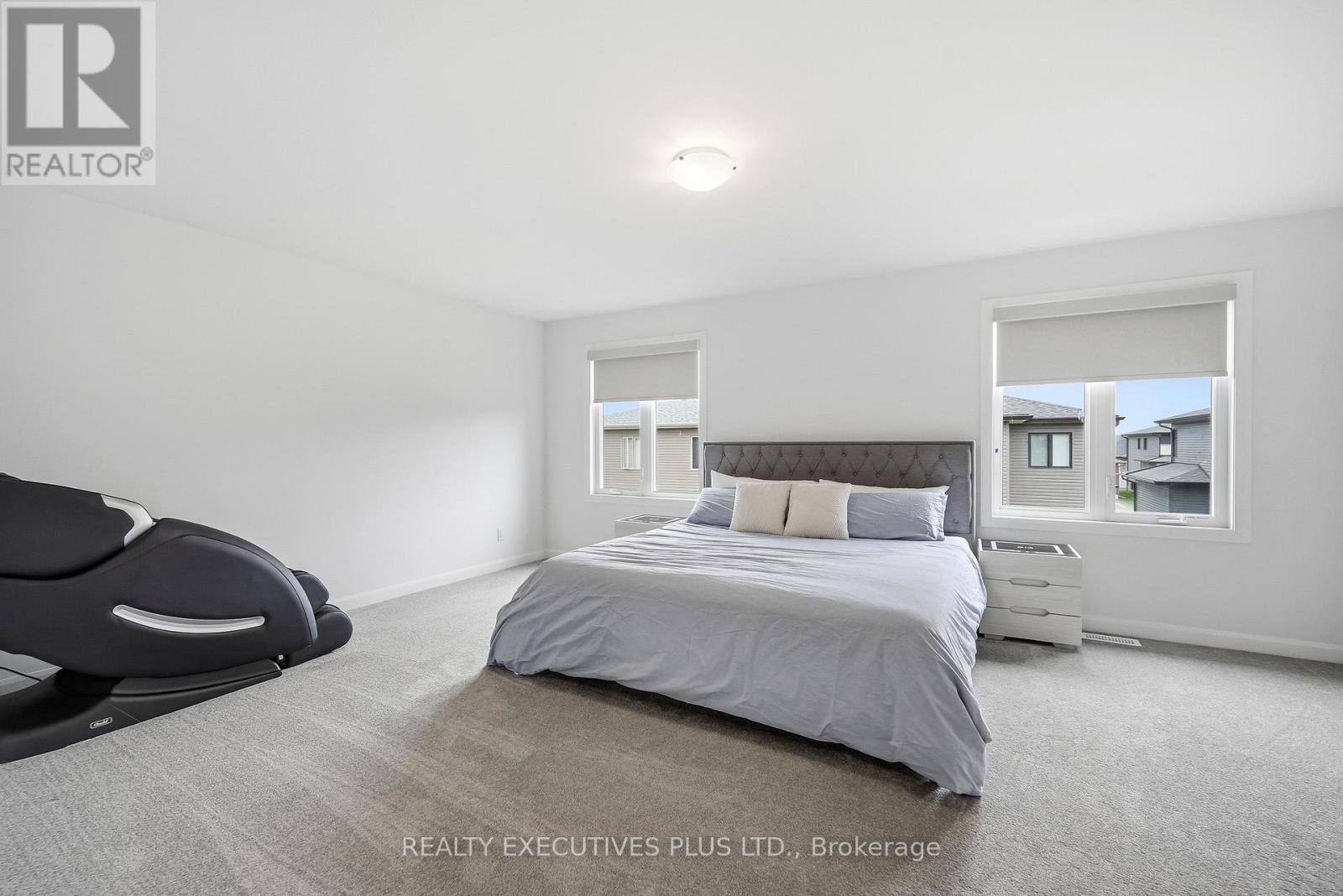 429 STERLING AVENUE - 18