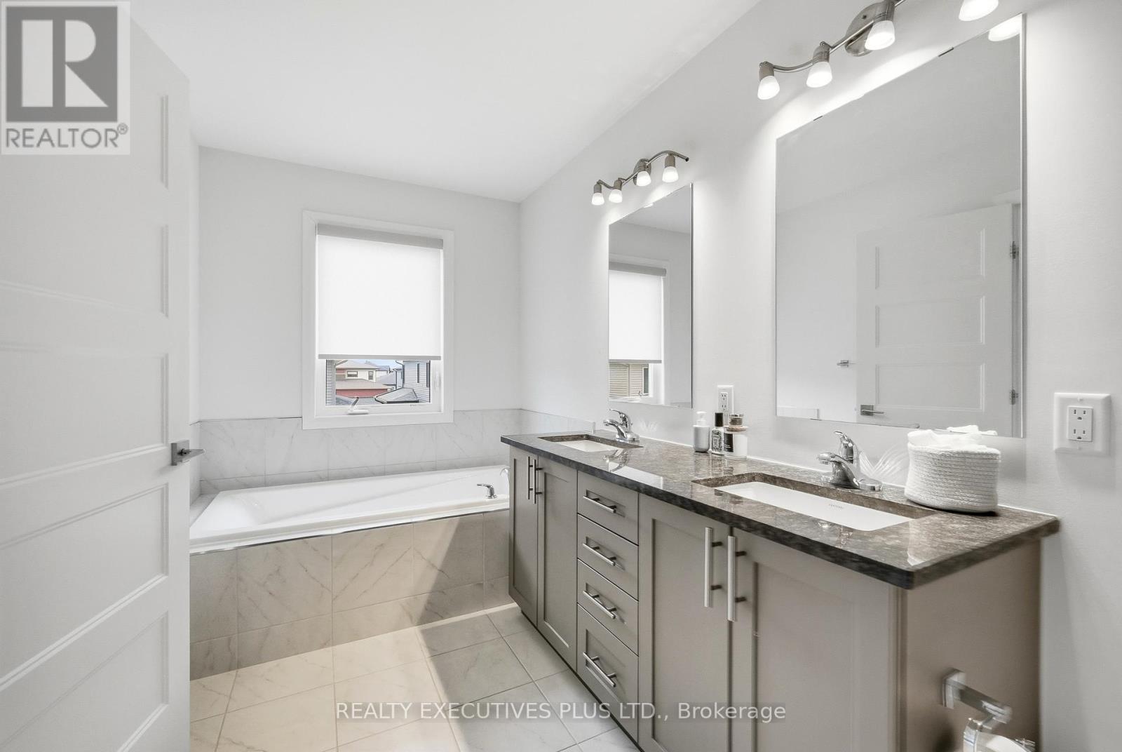 429 STERLING AVENUE - 20
