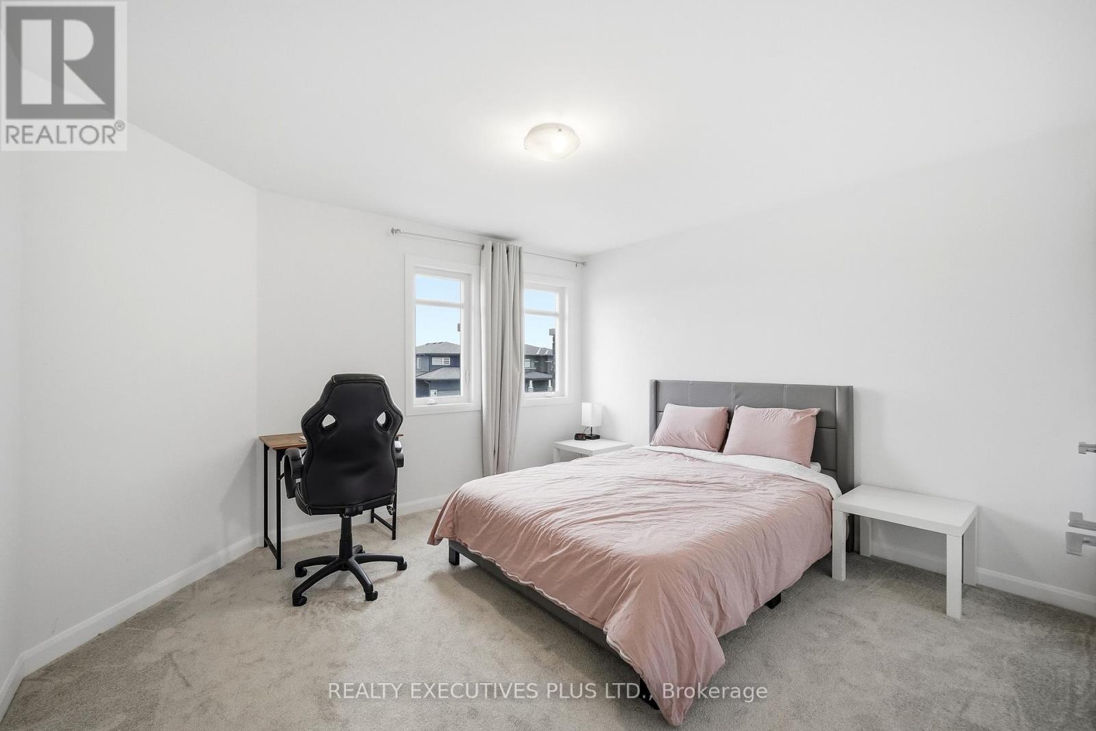 429 STERLING AVENUE - 24