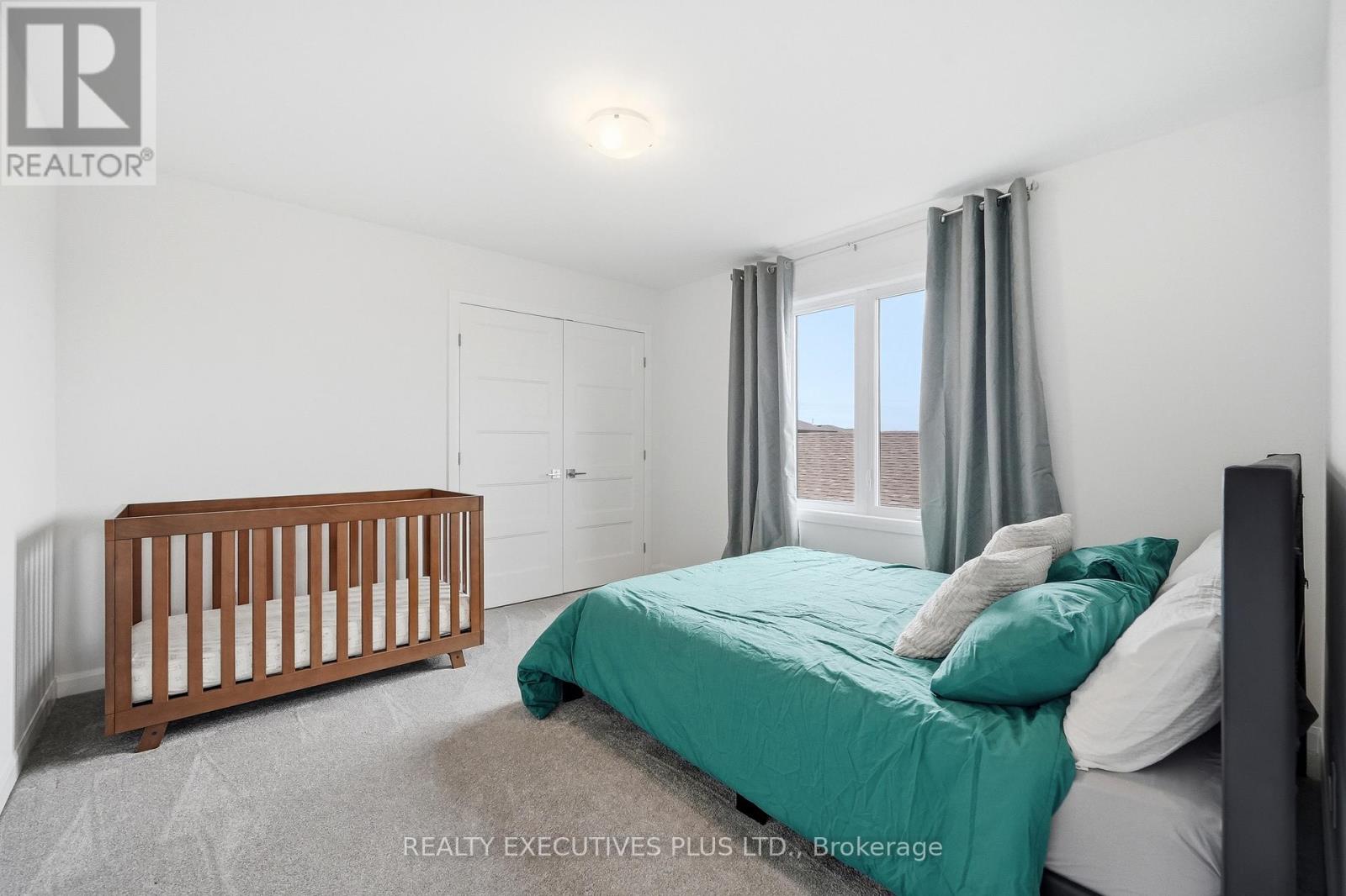 429 STERLING AVENUE - 25